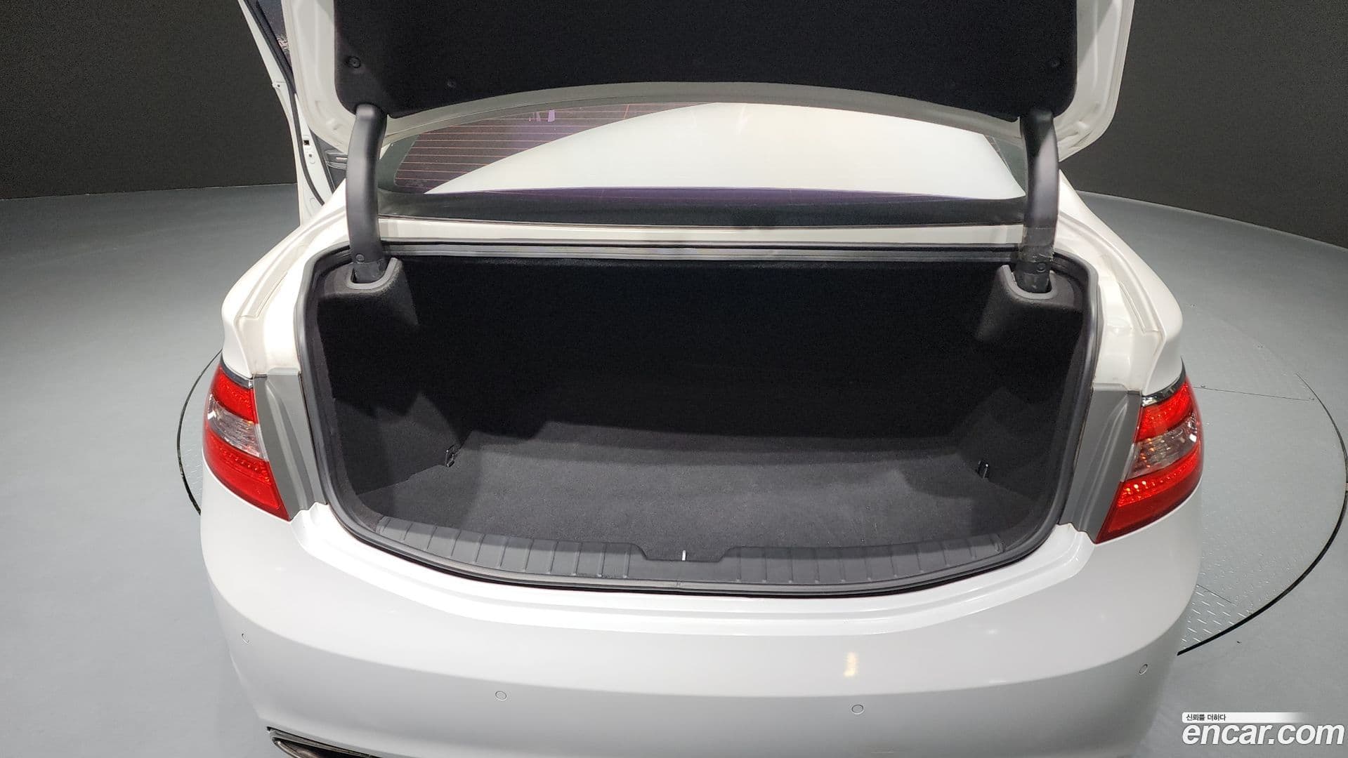 Main__Slider__Photo:Grandeur Hyundai 2012.5-19