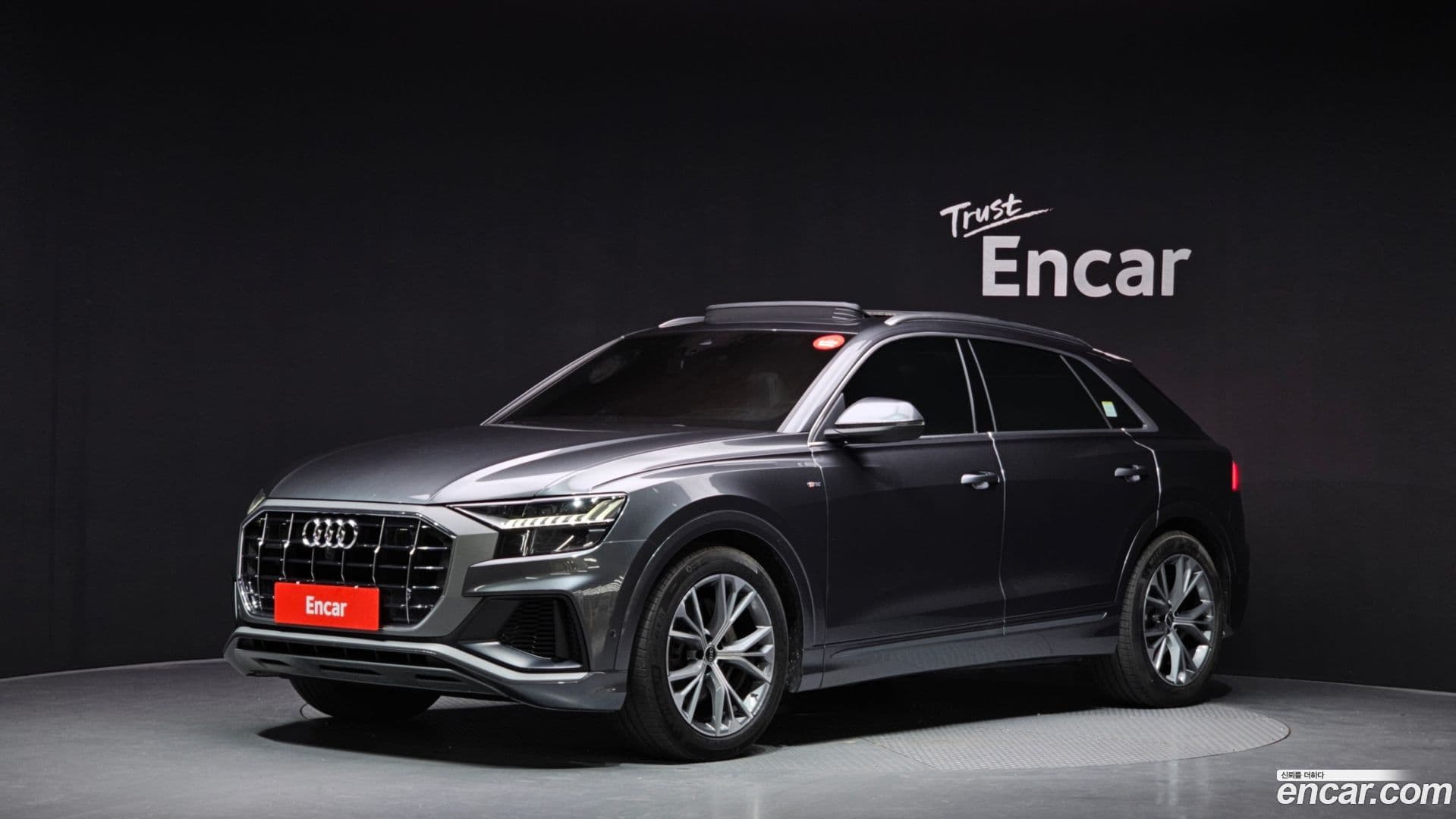 Main__Slider__Photo:Q8 Audi 2021.5-0