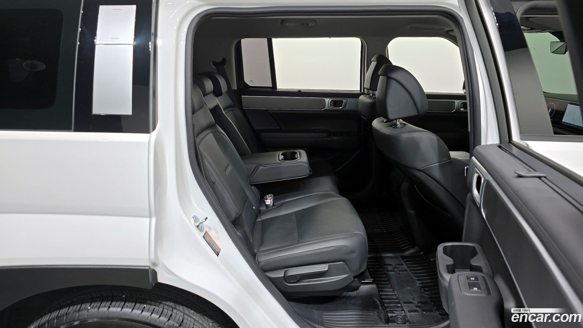 Main__Slider__Photo:Santafe Hyundai 2023.10-11