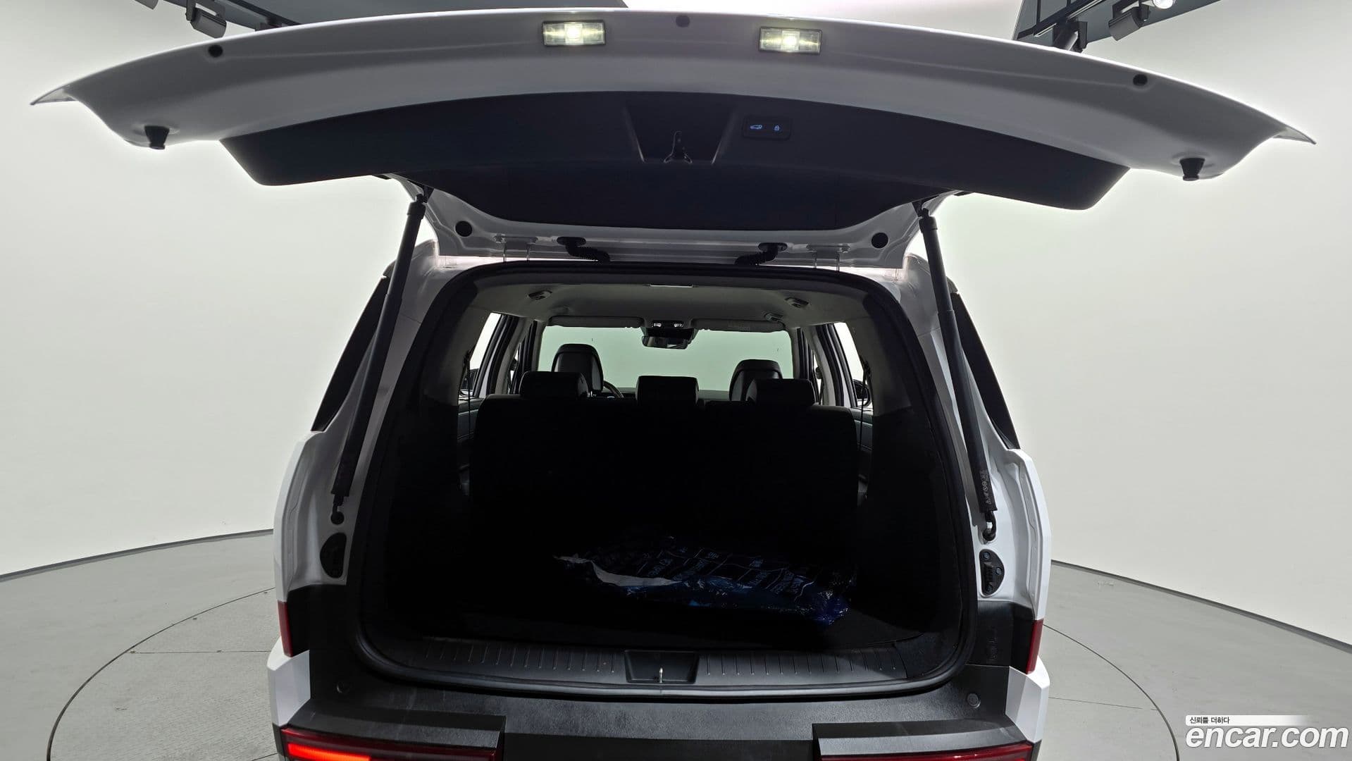 Main__Slider__Photo:Santafe Hyundai 2023.10-19