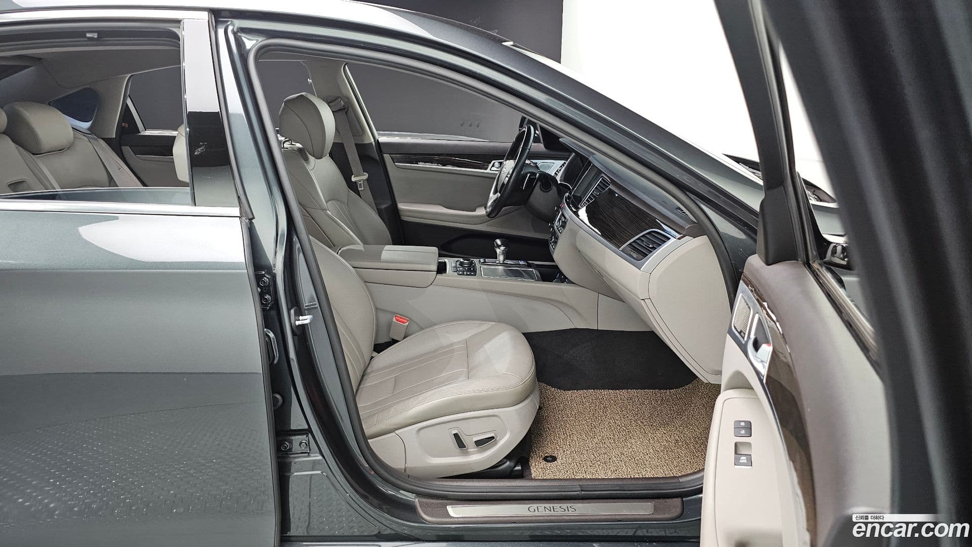 Main__Slider__Photo:G80 Genesis 2019.7-11