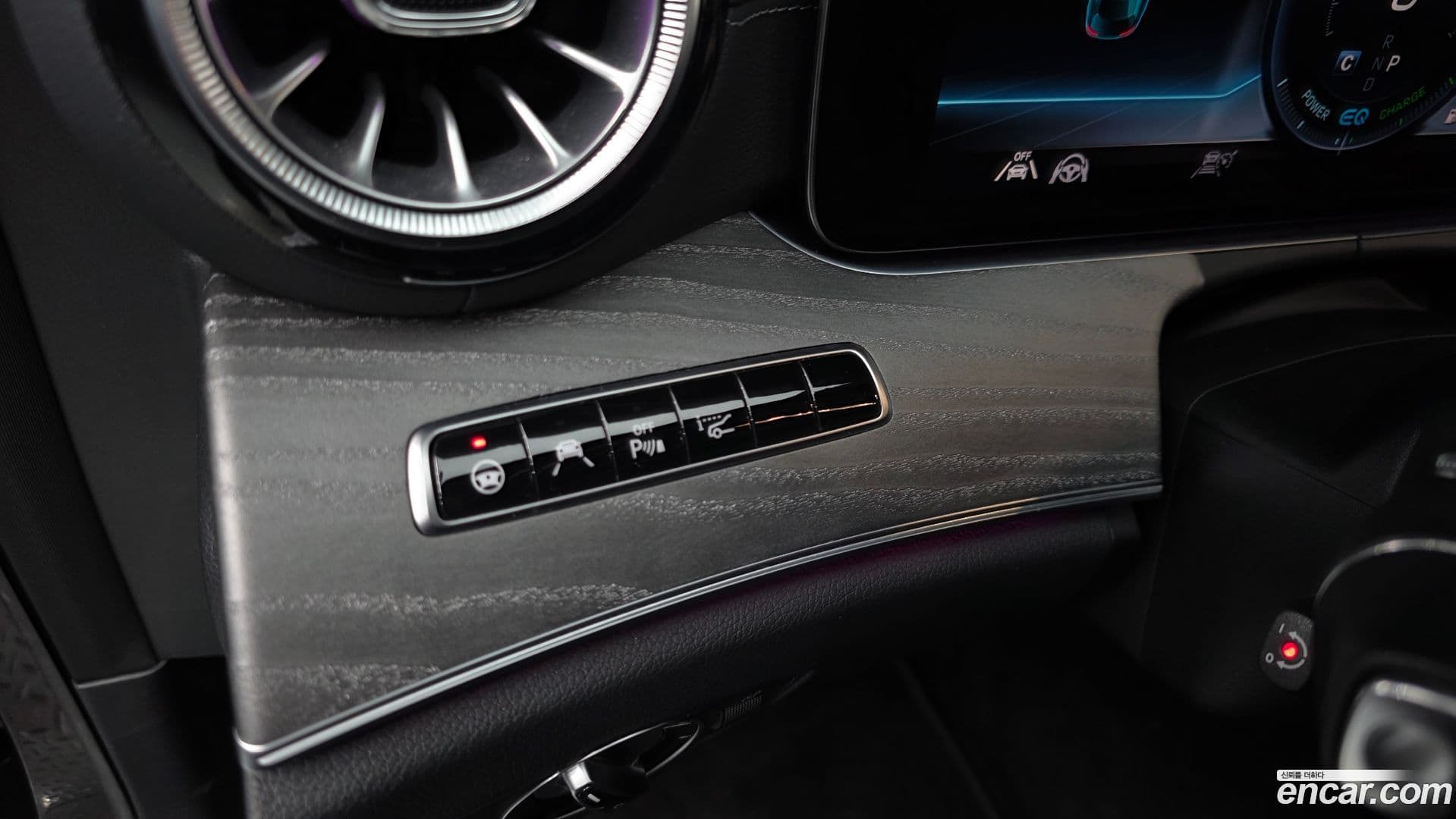 Main__Slider__Photo:CLS-Class Mercedes-Benz 2020.4-16