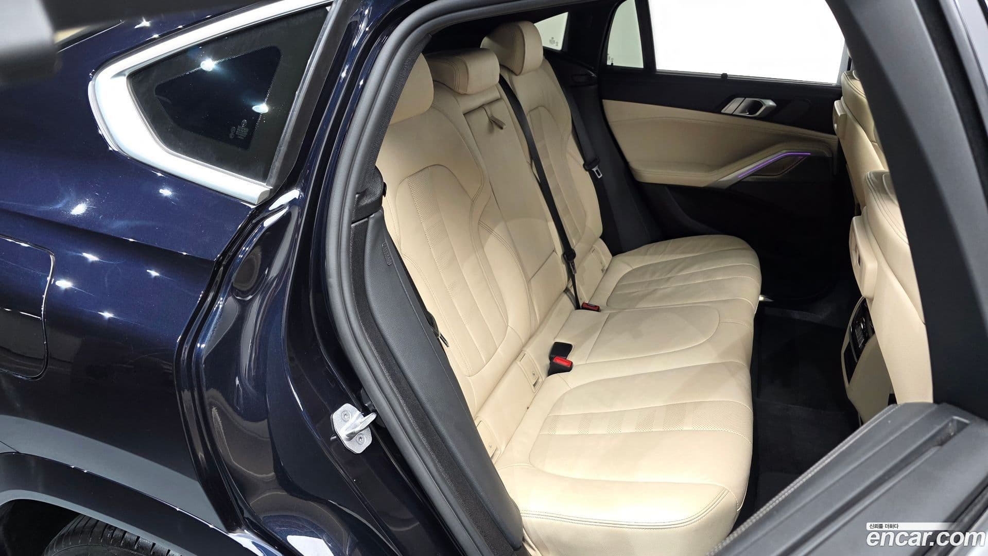 Main__Slider__Photo:X6 BMW 2021.4-10