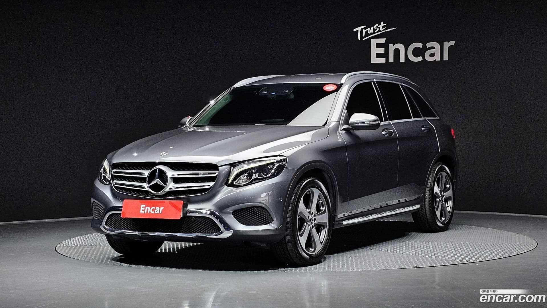 Main__Slider__Photo:GLC-Class Mercedes-Benz 2019.6-0