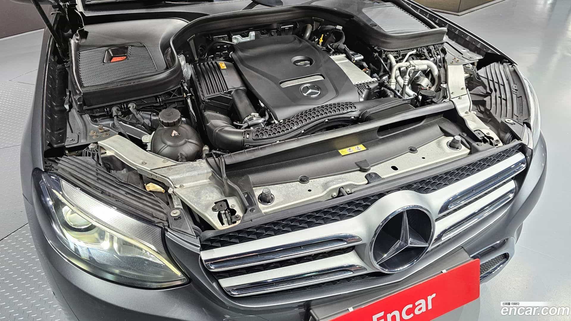 GLC-Class Mercedes-Benz 2019.6-INNER-006
