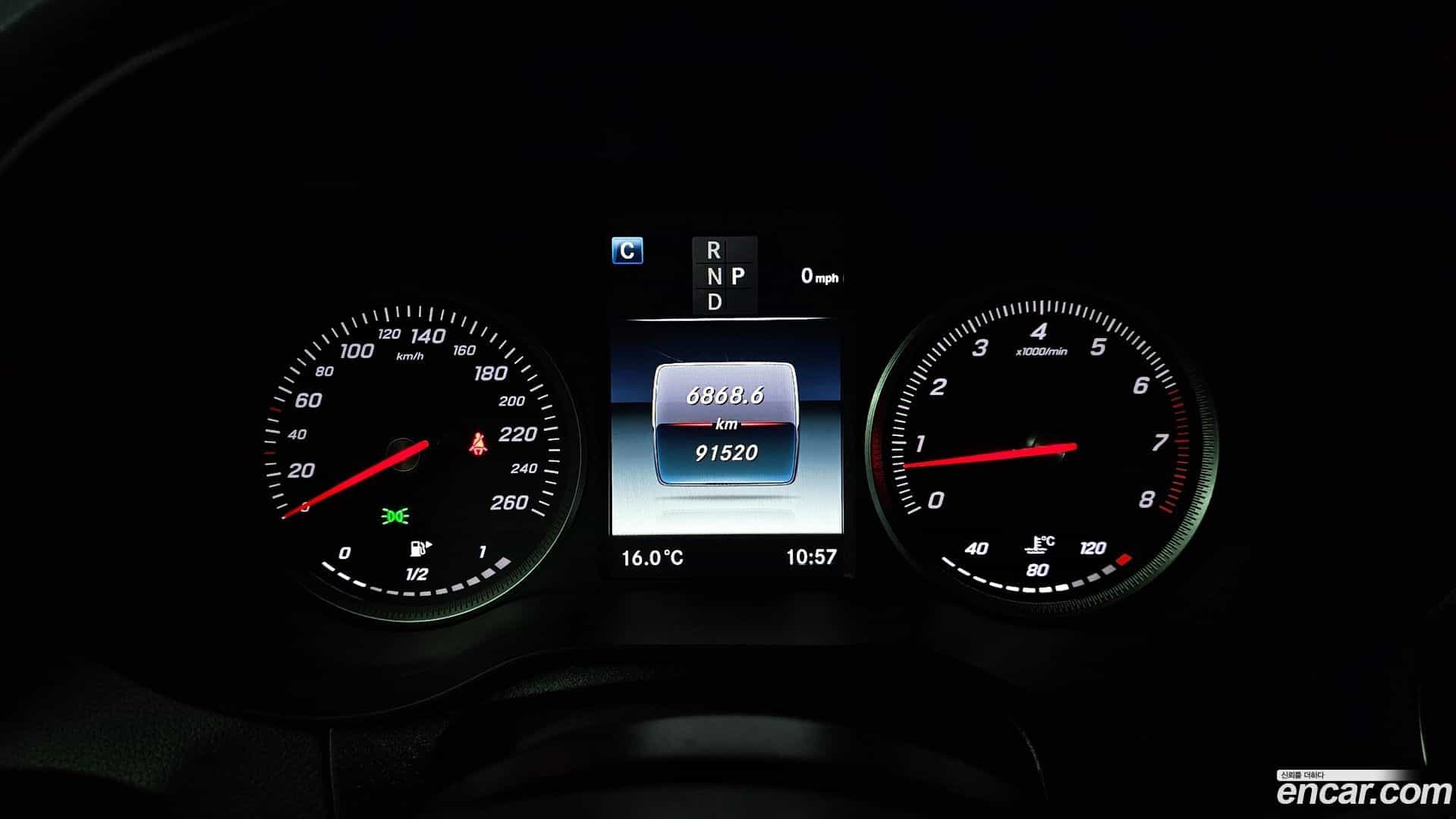 GLC-Class Mercedes-Benz 2019.6-INNER-008