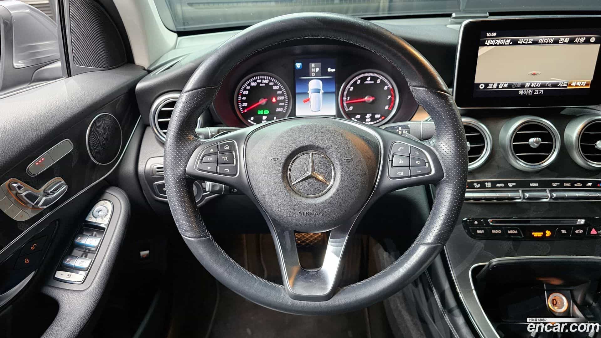 GLC-Class Mercedes-Benz 2019.6-OPTION-017