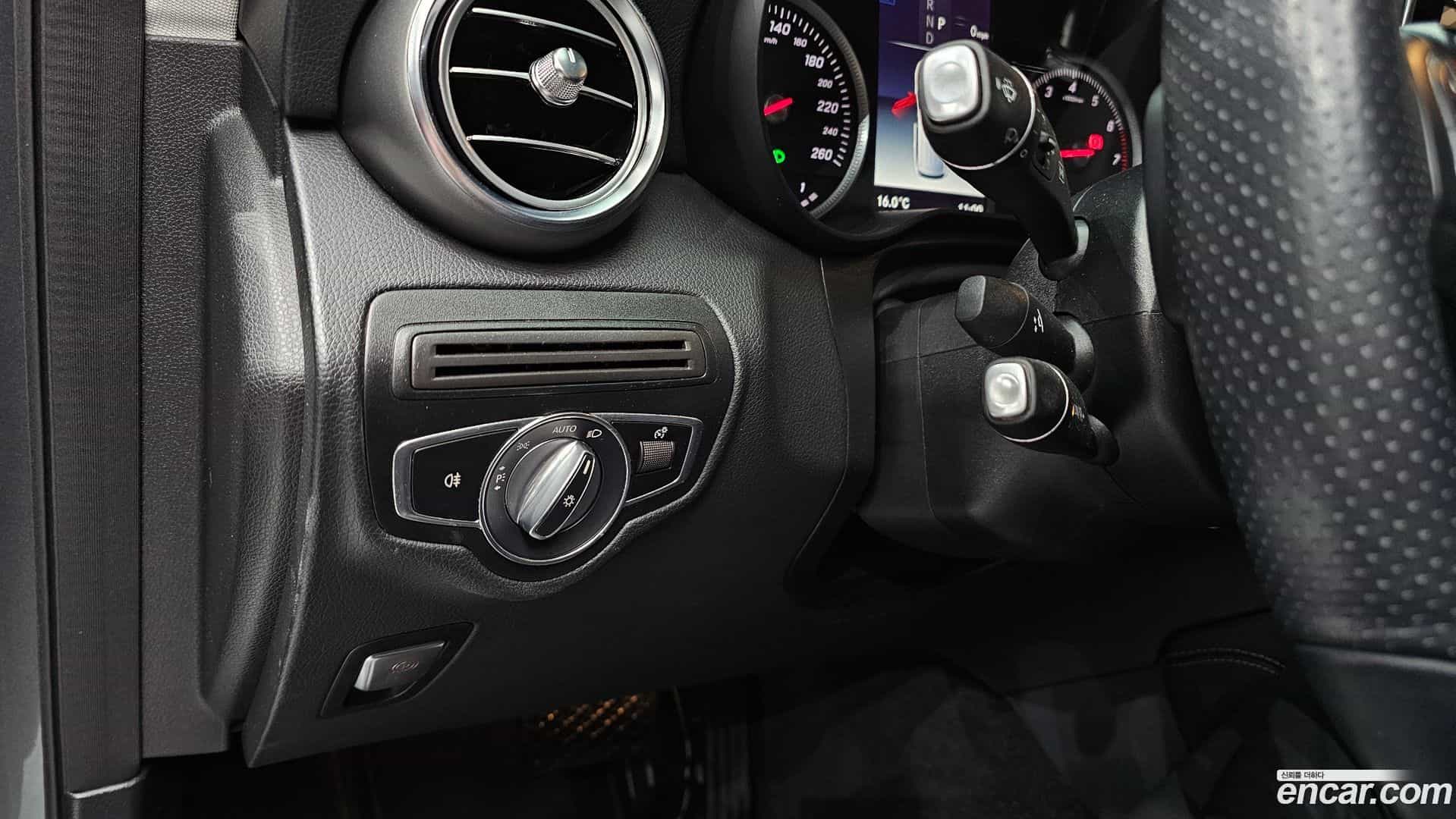 GLC-Class Mercedes-Benz 2019.6-OPTION-019