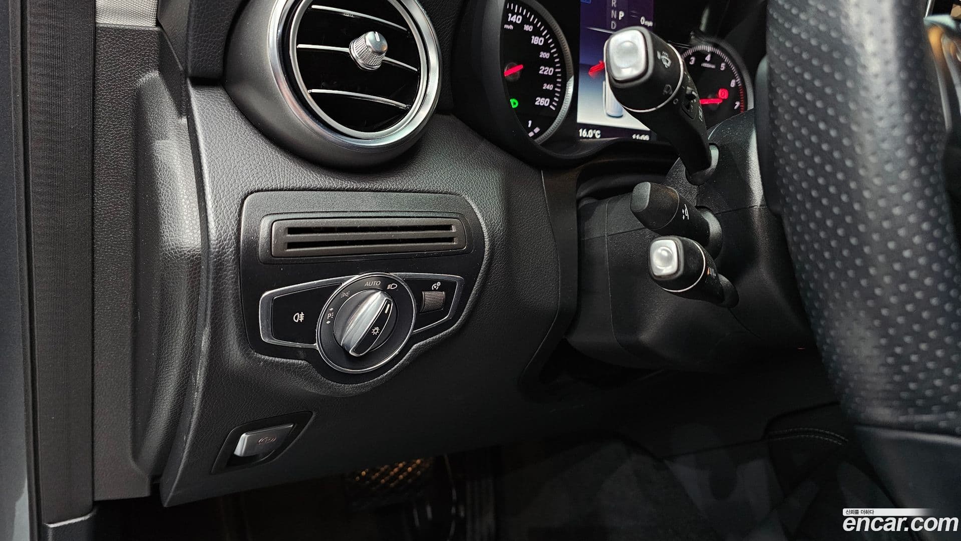 Main__Slider__Photo:GLC-Class Mercedes-Benz 2019.6-14