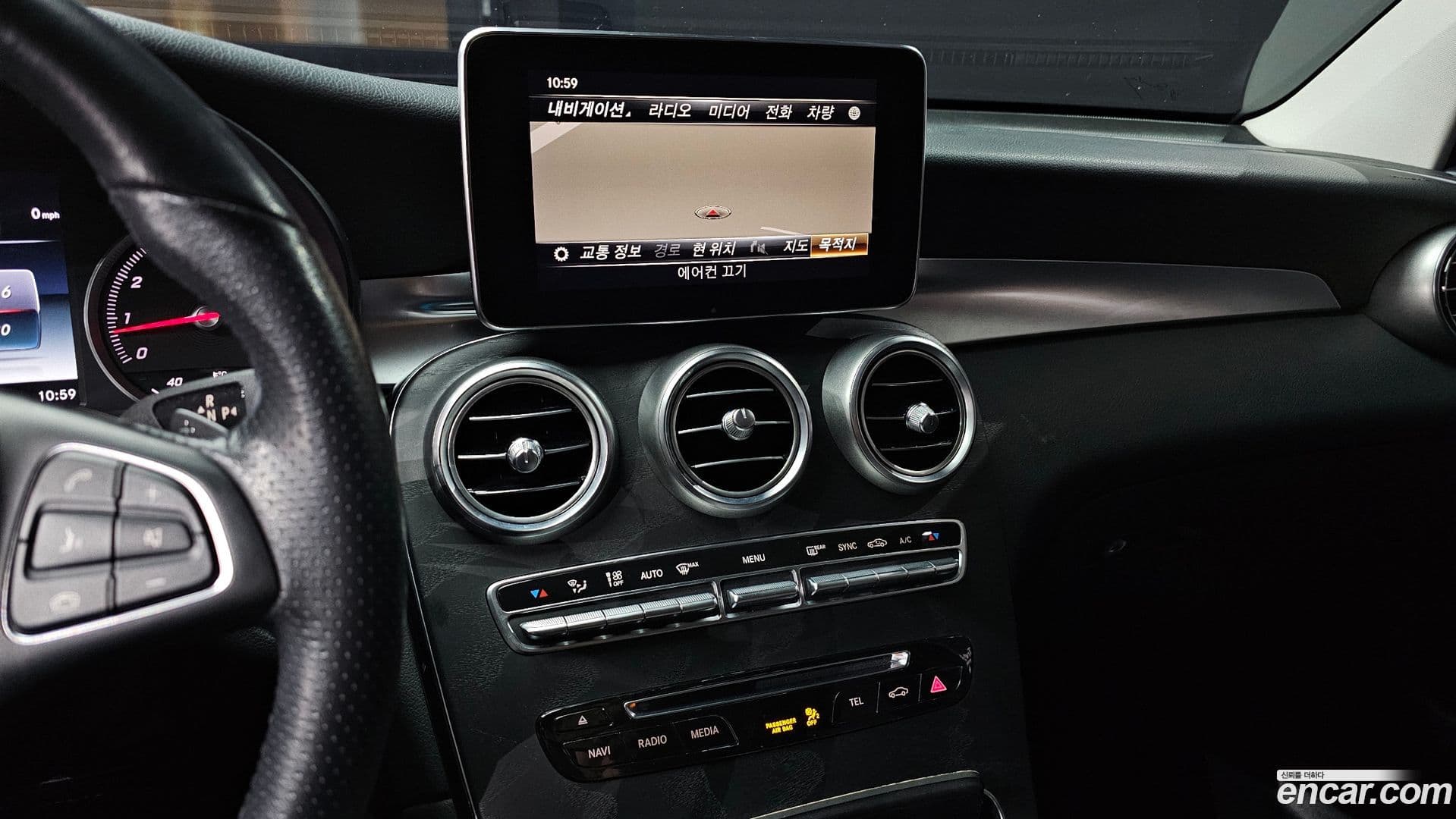 Main__Slider__Photo:GLC-Class Mercedes-Benz 2019.6-16