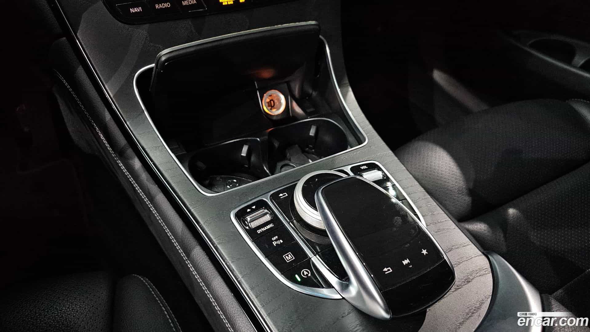 GLC-Class Mercedes-Benz 2019.6-OPTION-023