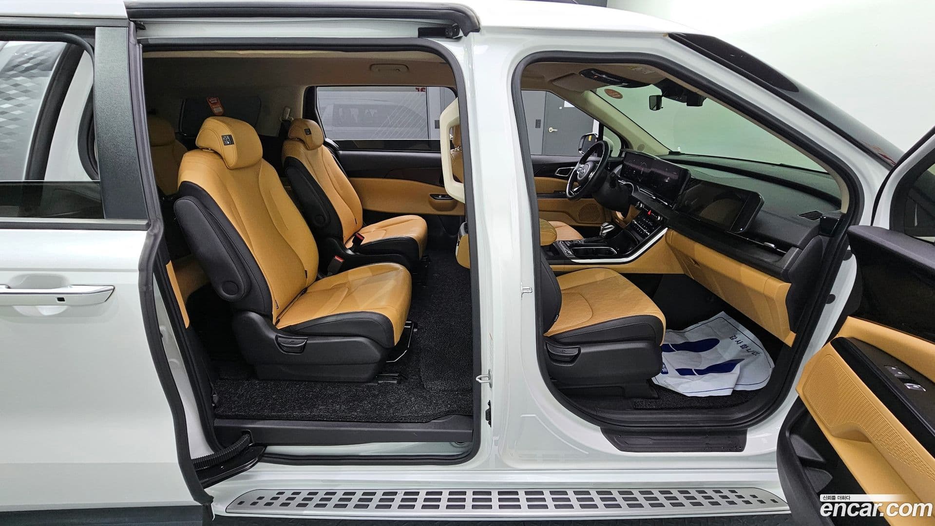 Main__Slider__Photo:Canival Kia 2021.3-10