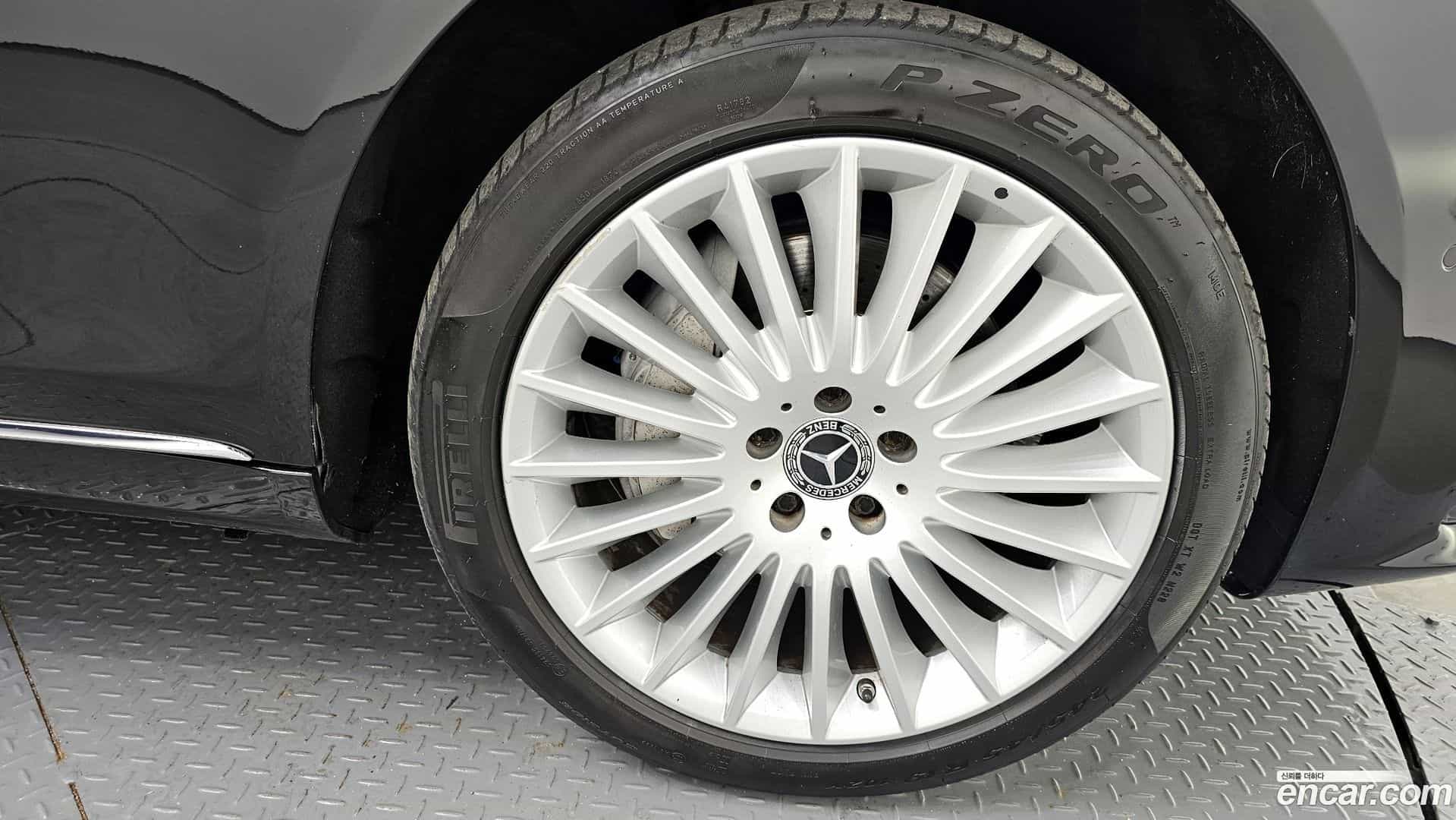 S-Class Mercedes-Benz 2019.0-OUTER-005