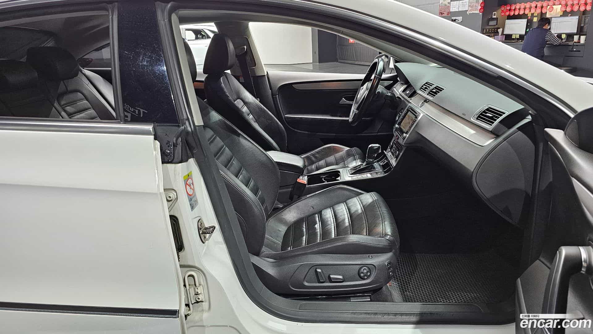 CC Volkswagen 2011.8-INNER-010