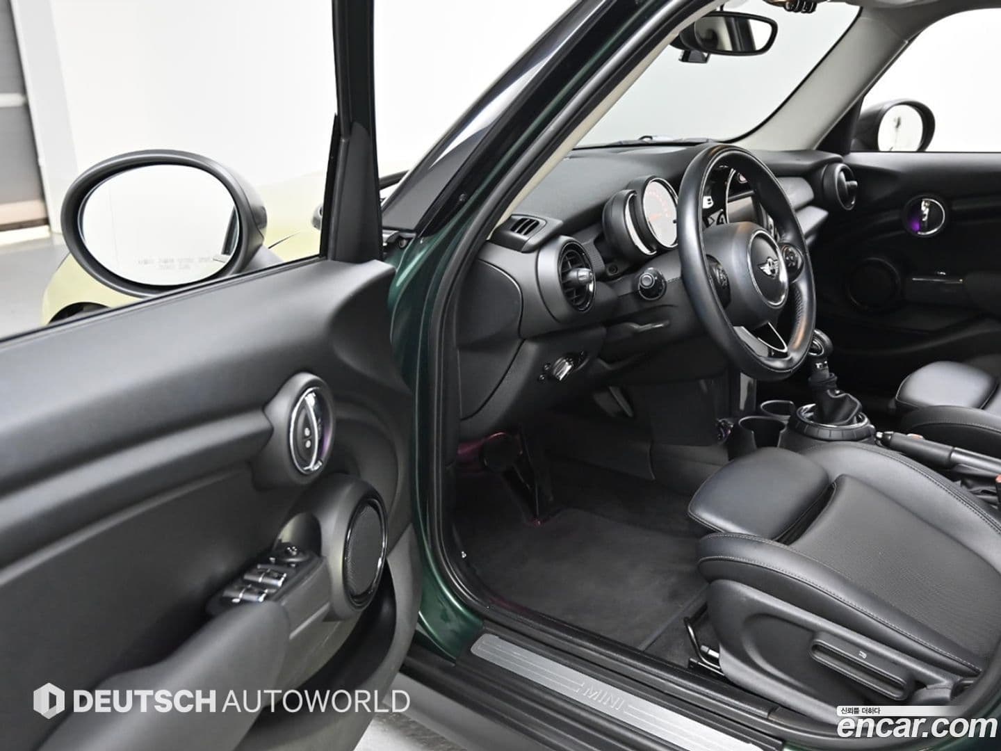 Main__Slider__Photo:Cooper Mini 2016.3-5