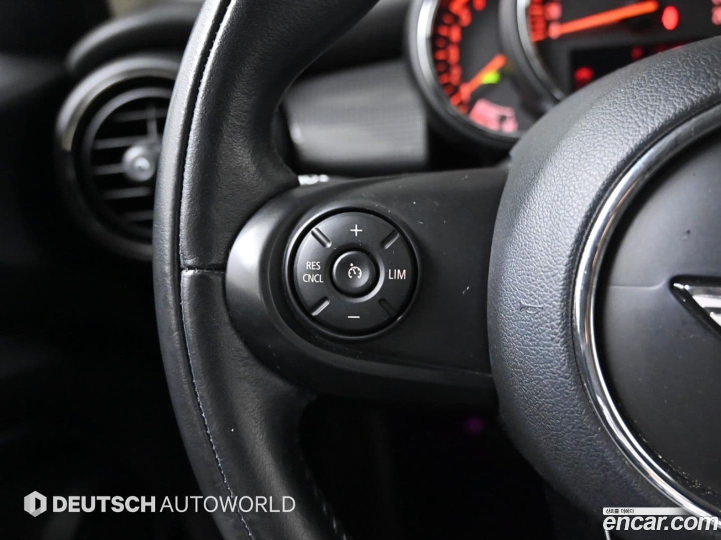 Main__Slider__Photo:Cooper Mini 2016.3-15