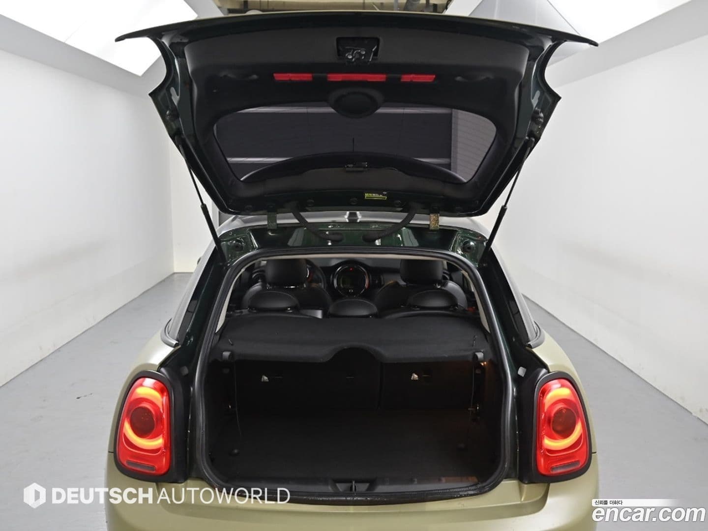 Main__Slider__Photo:Cooper Mini 2016.3-17