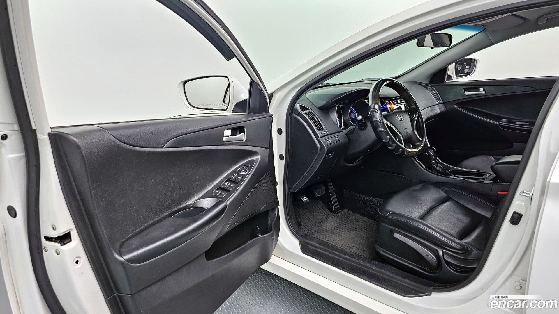 Main__Slider__Photo:Sonata Hyundai 2013.0-9