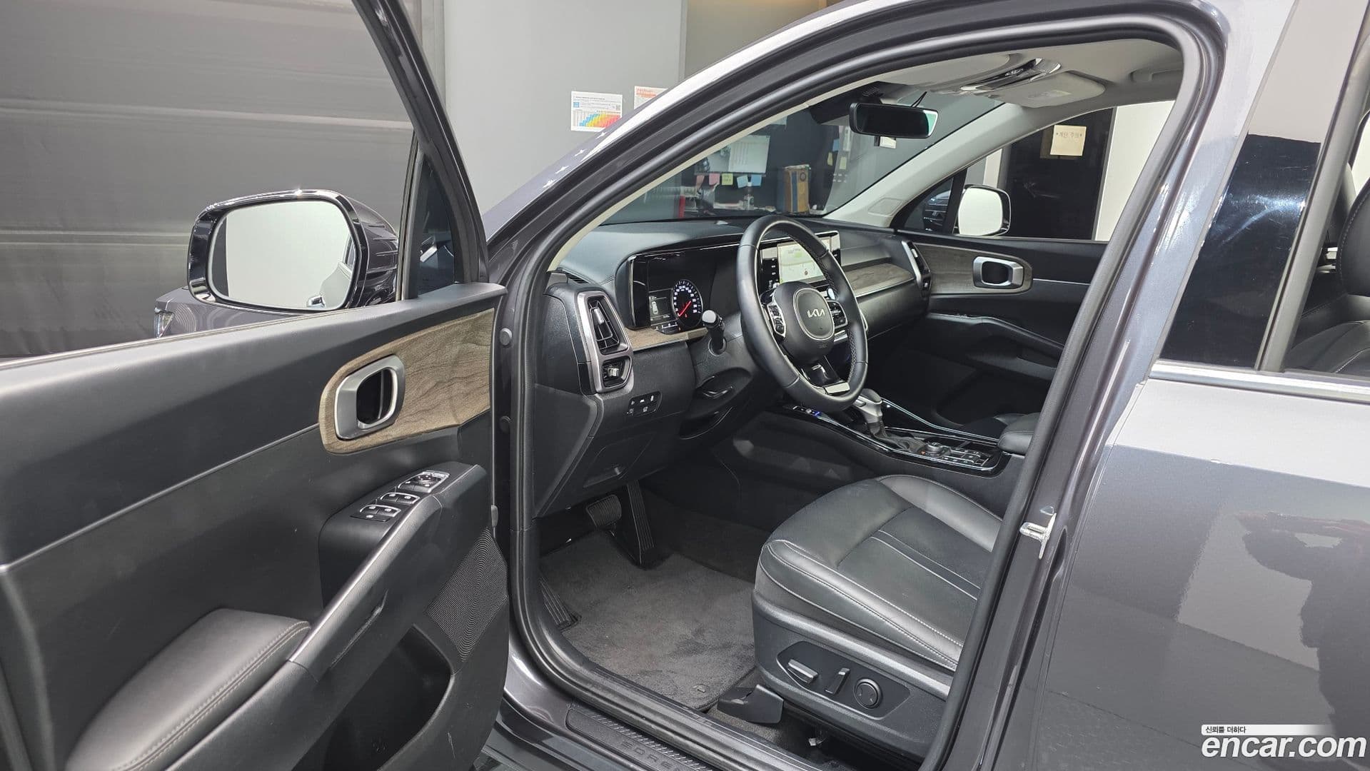 Main__Slider__Photo:Sorento Kia 2022.6-9