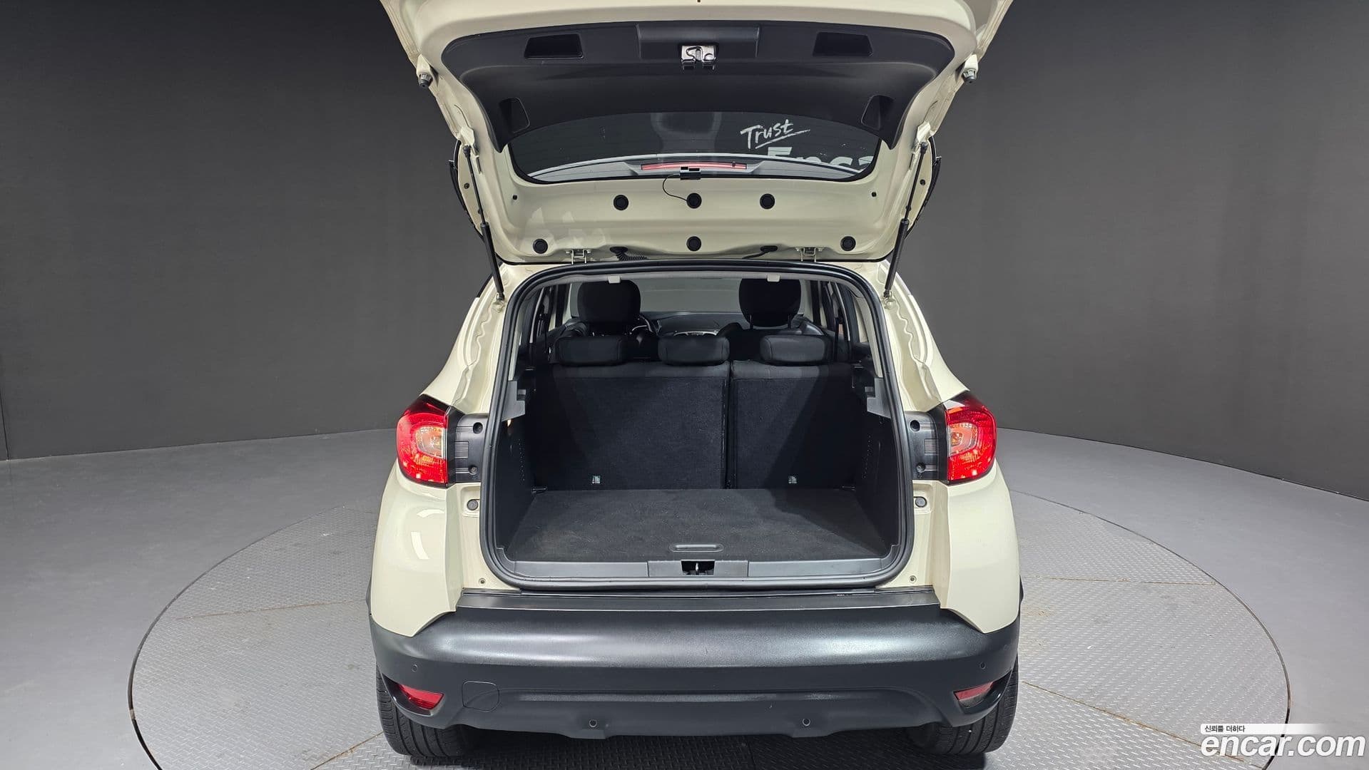 Main__Slider__Photo:QM3 Renault Korea 2015.0-19