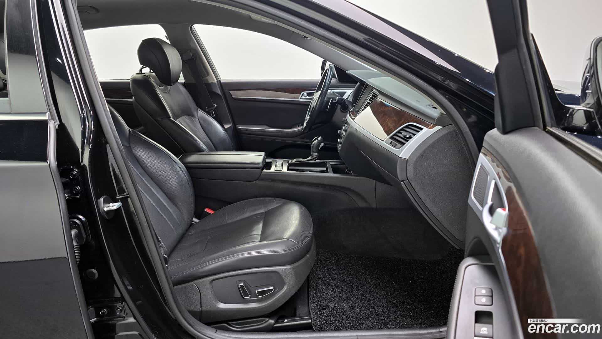 Genesis Hyundai 2014.9-INNER-010