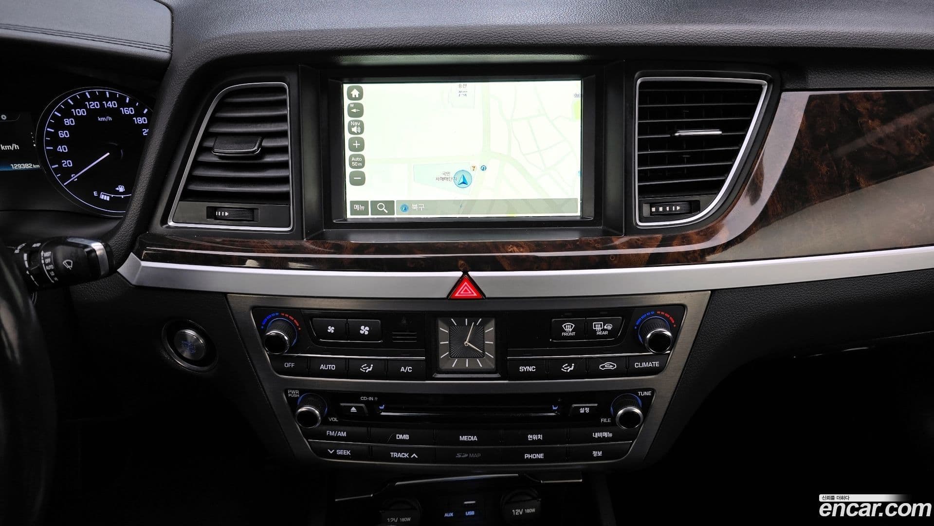 Main__Slider__Photo:Genesis Hyundai 2014.9-13