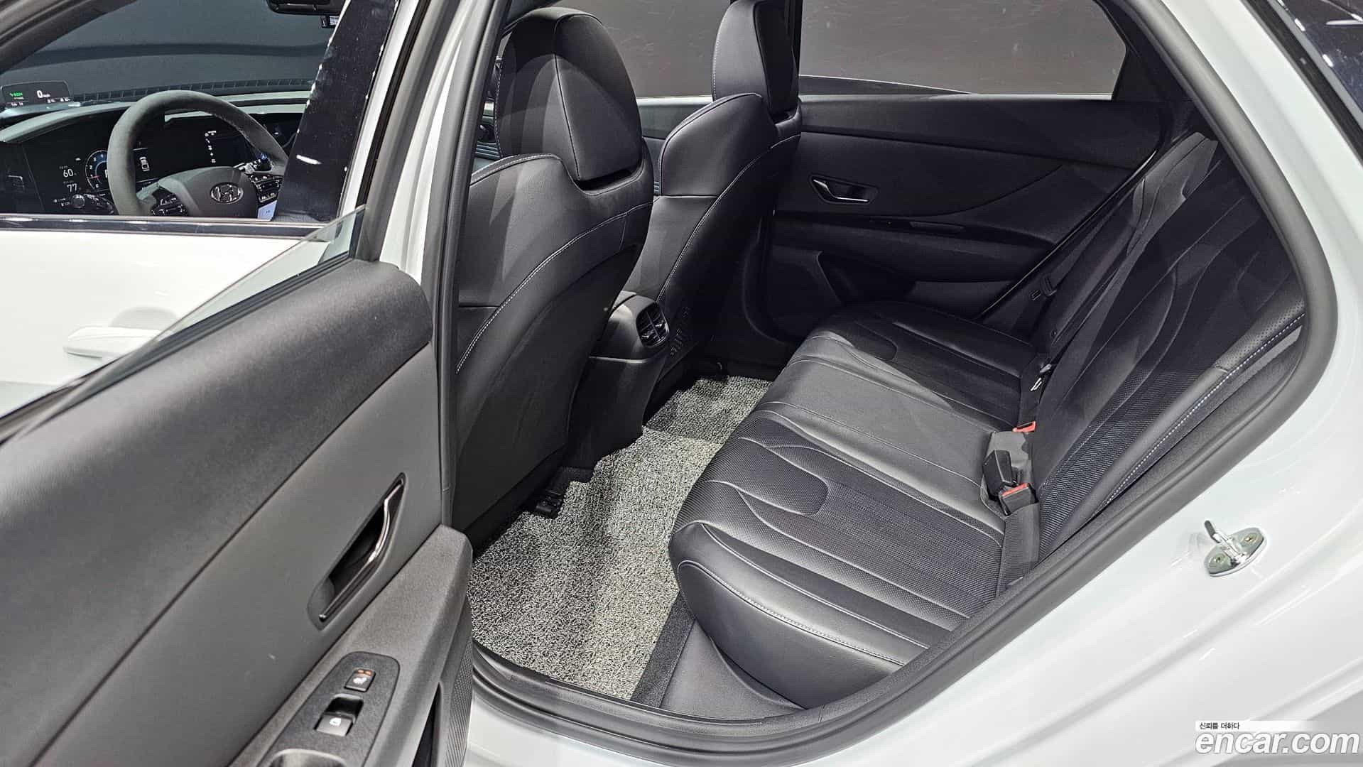 AVANTE Hyundai 2022.5-OPTION-016