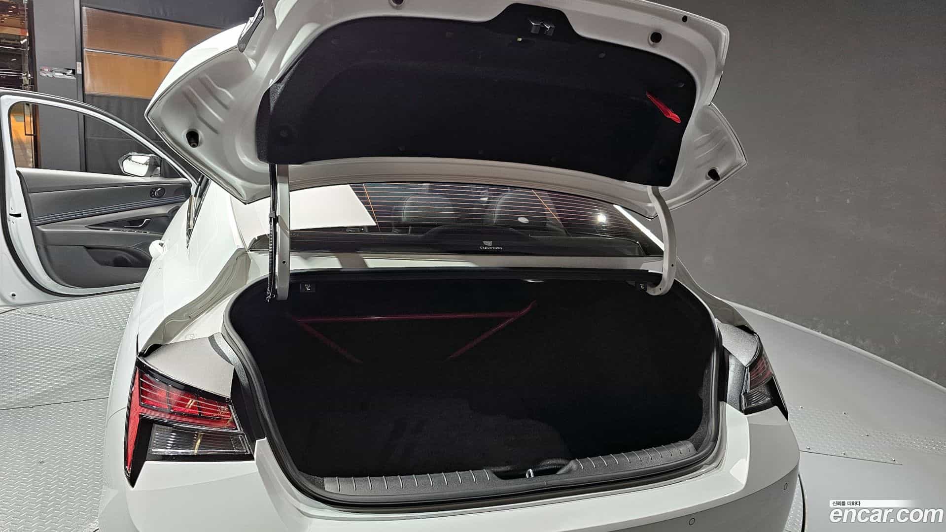 AVANTE Hyundai 2022.5-OPTION-024