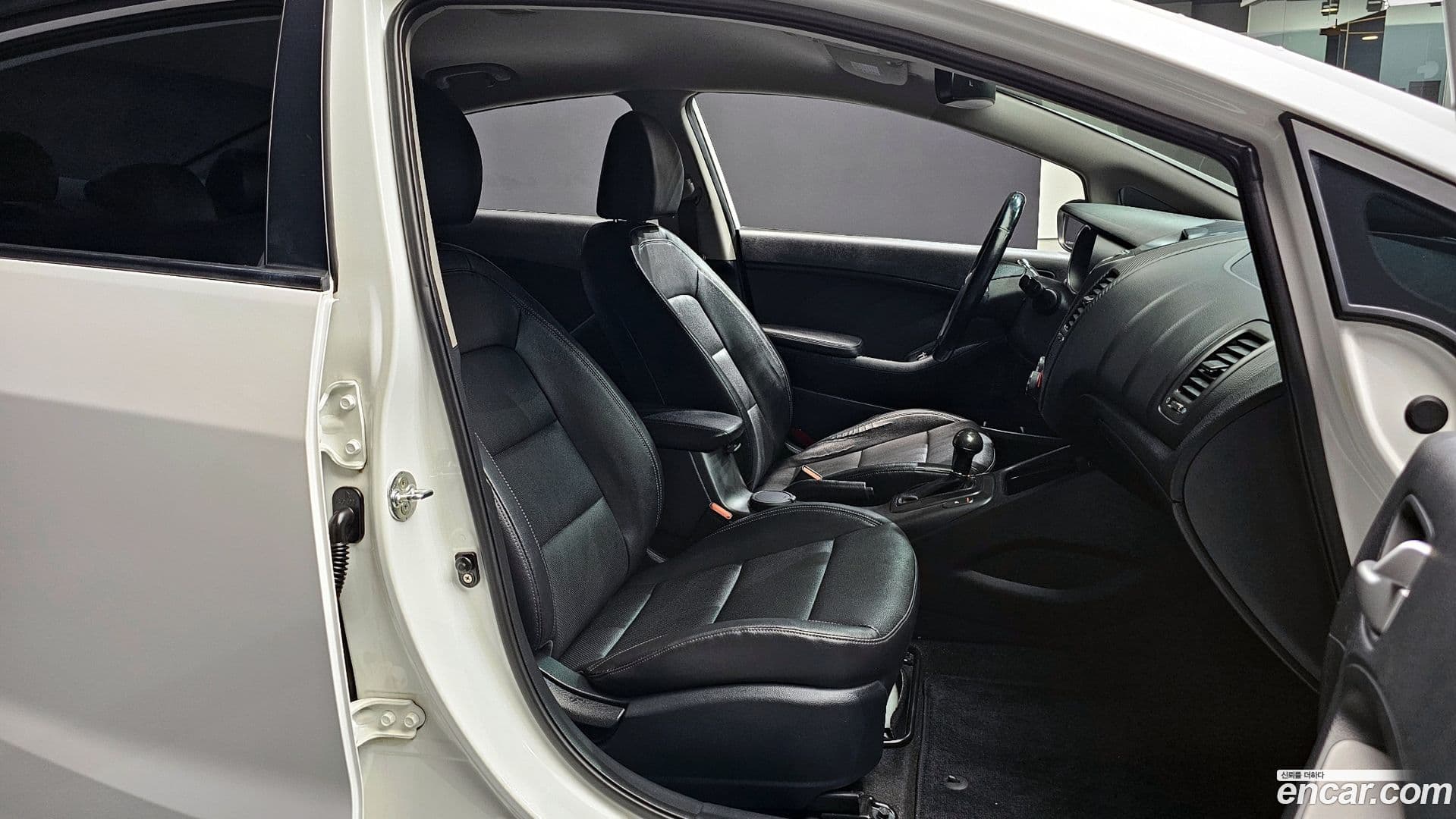 Main__Slider__Photo:K3 Kia 2014.8-9