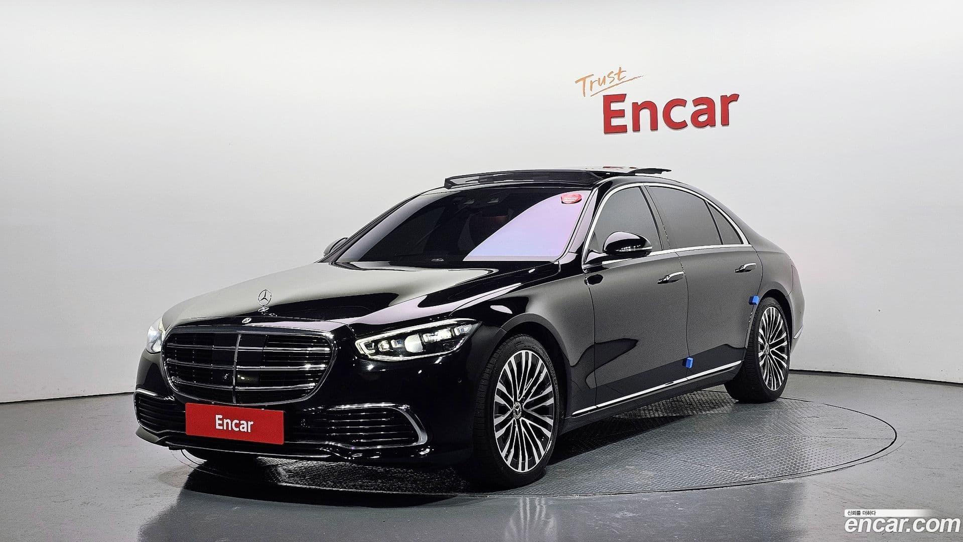 Main__Slider__Photo:S-Class Mercedes-Benz 2021.9-0