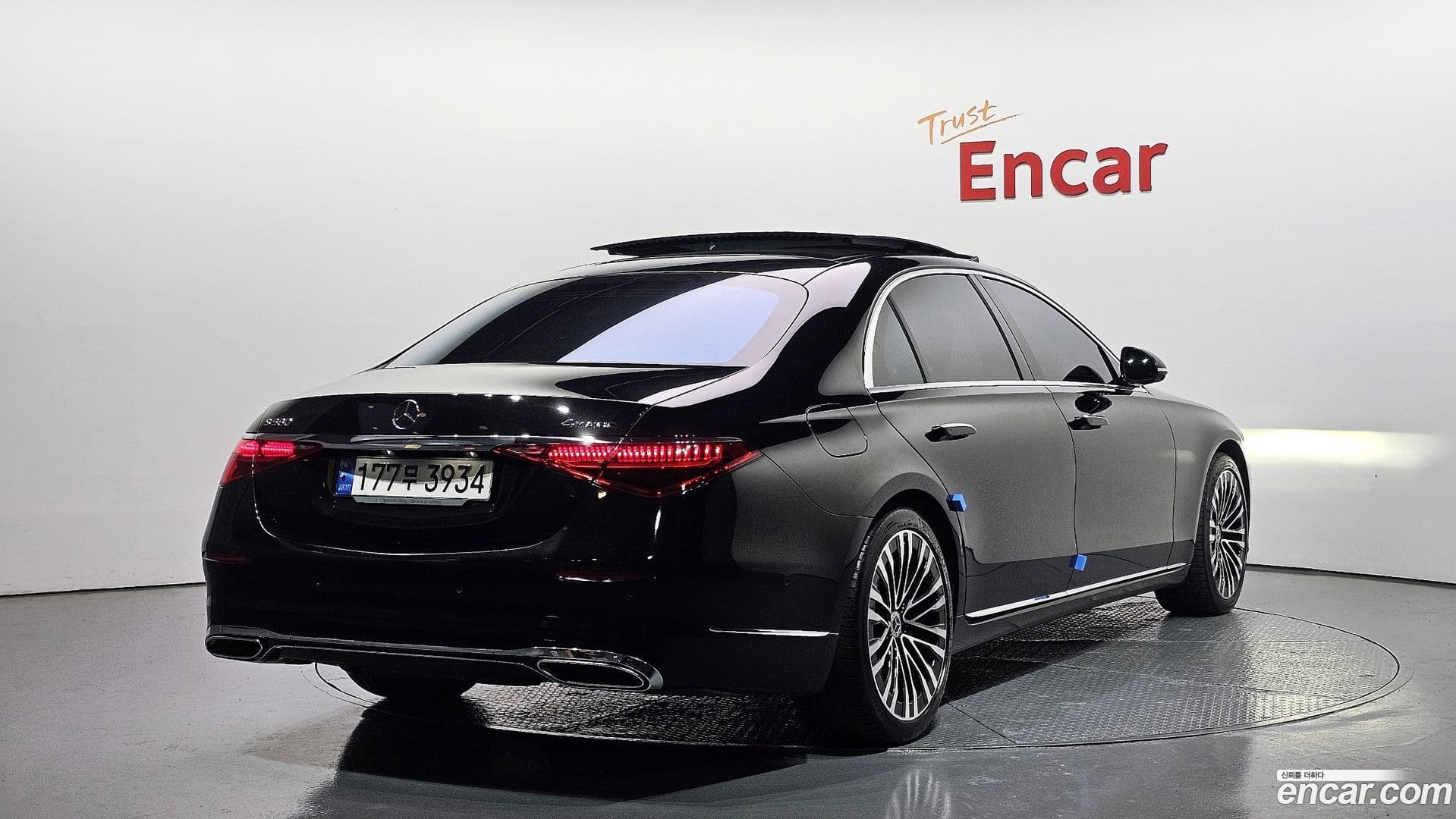 Main__Slider__Photo:S-Class Mercedes-Benz 2021.9-1