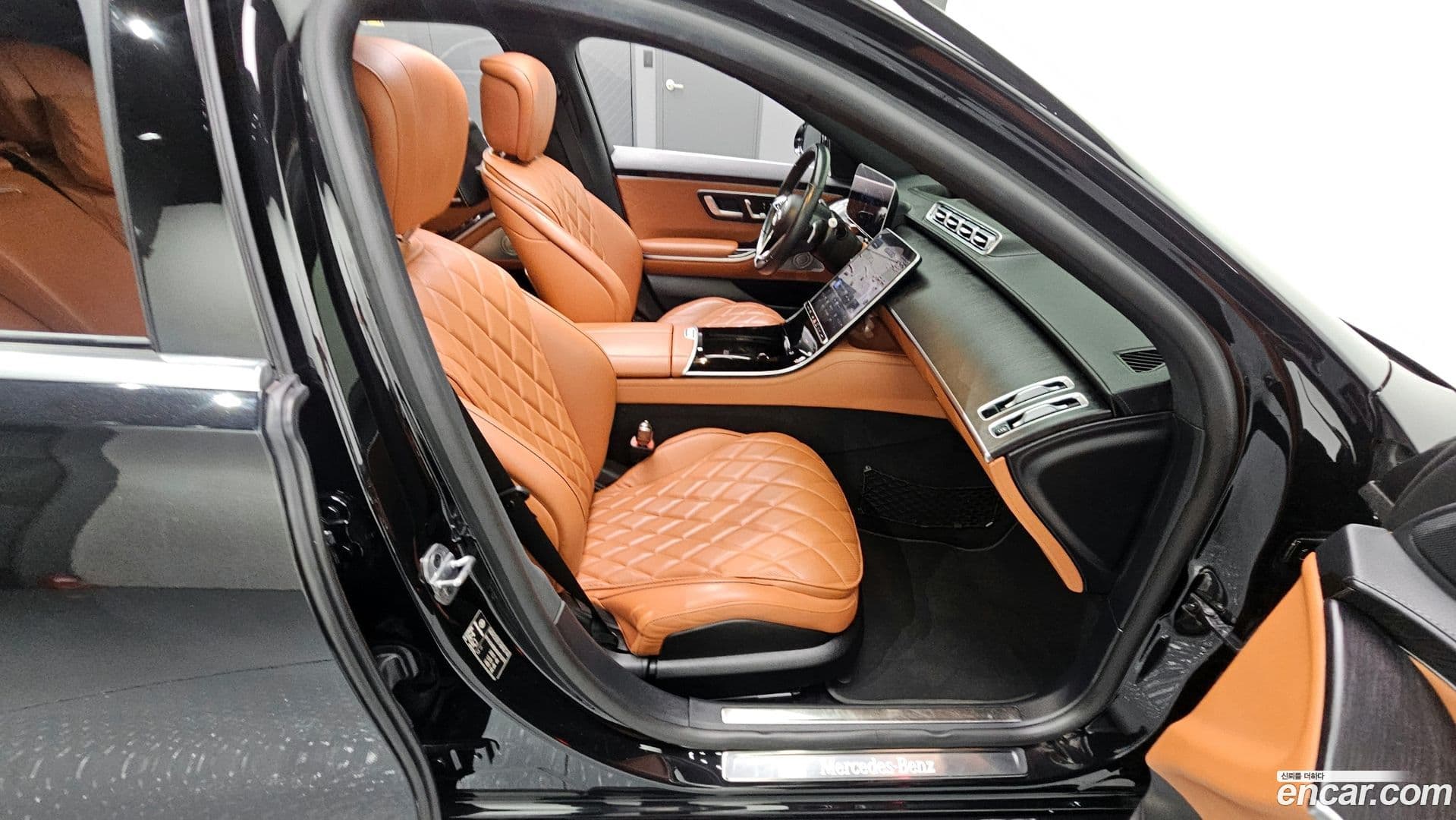 Main__Slider__Photo:S-Class Mercedes-Benz 2021.9-10