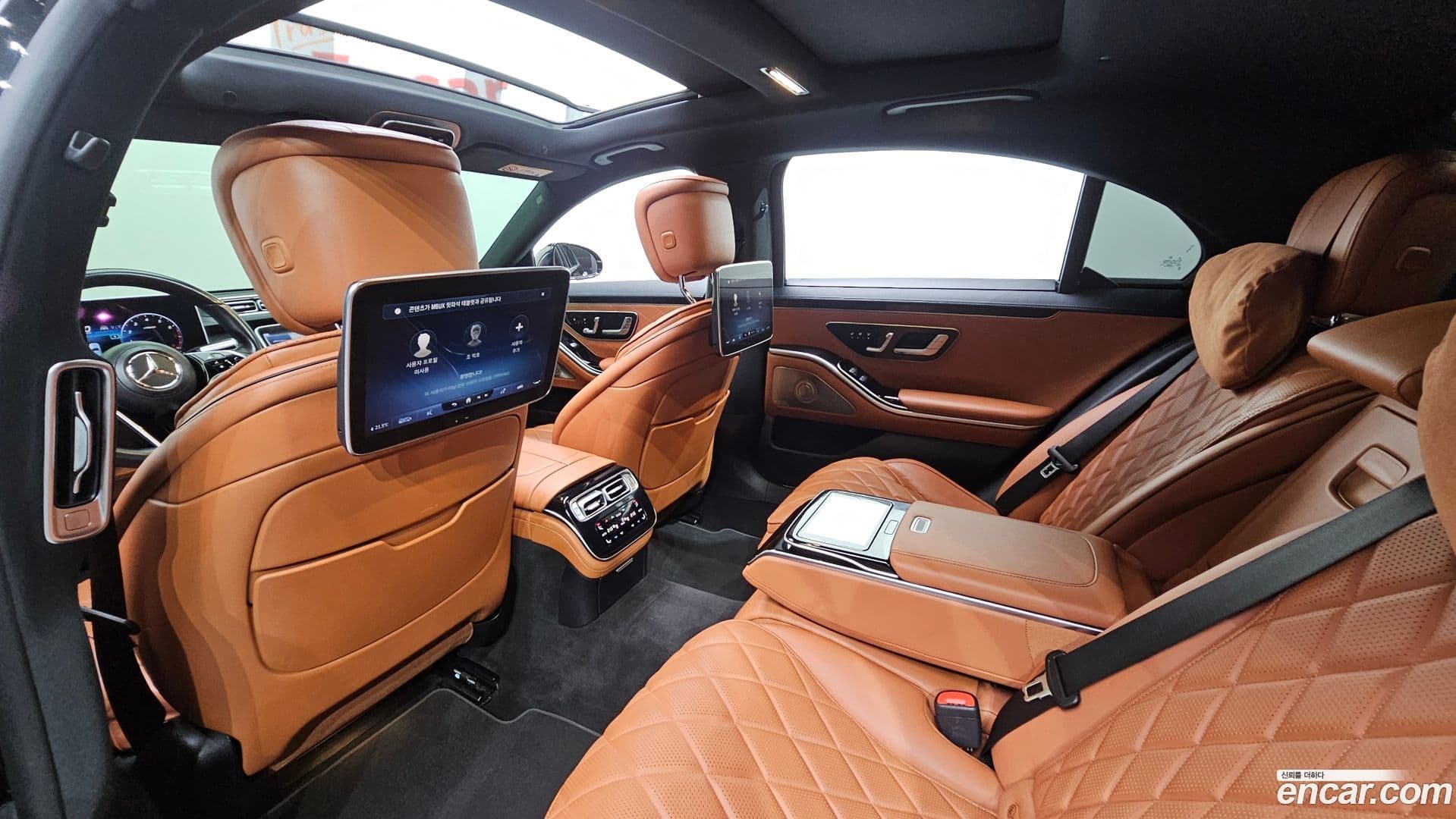 Main__Slider__Photo:S-Class Mercedes-Benz 2021.9-18