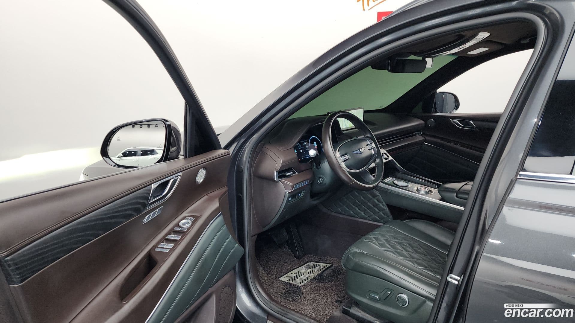 Main__Slider__Photo:GV80 Genesis 2021.11-9