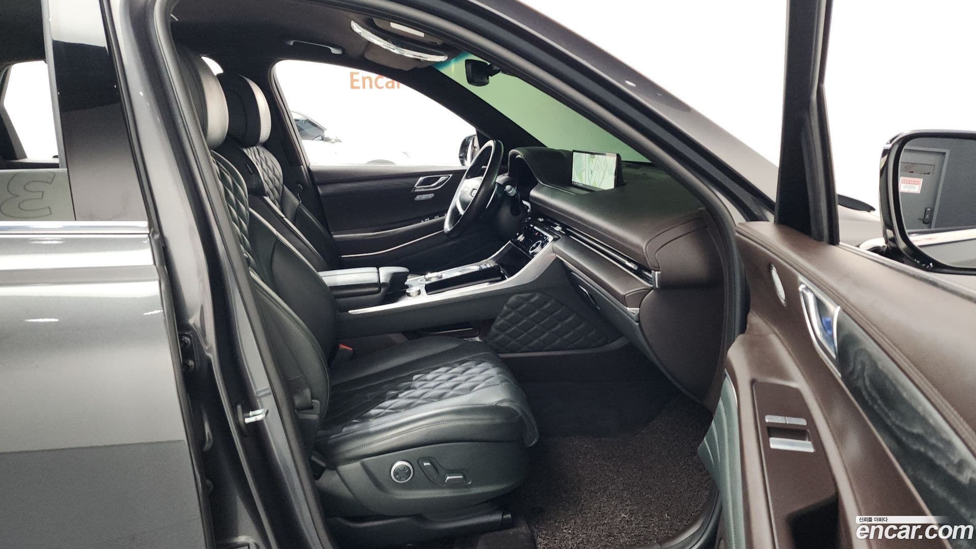 Main__Slider__Photo:GV80 Genesis 2021.11-10