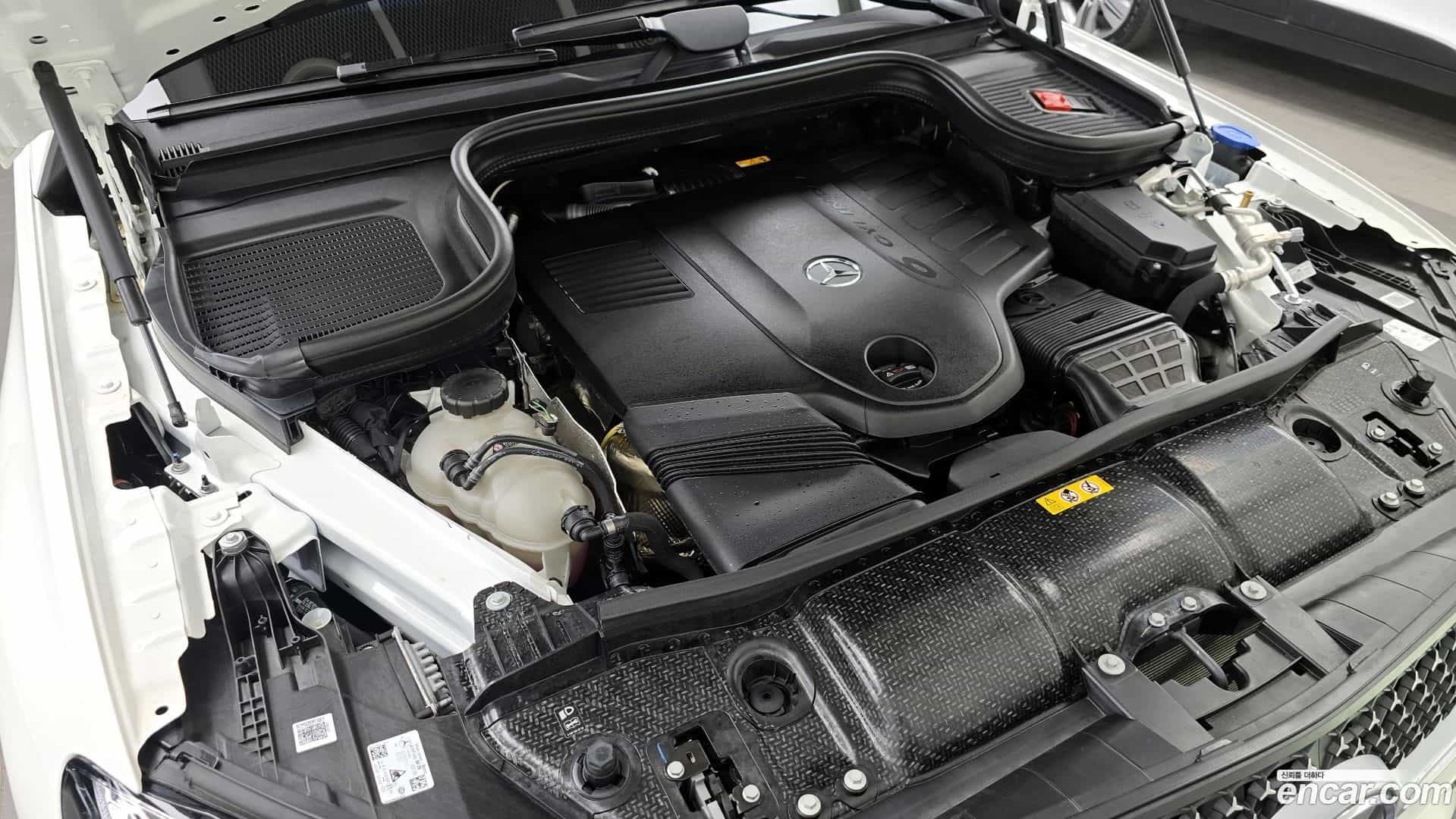 GLE-Class Mercedes-Benz 2025.4-INNER-006