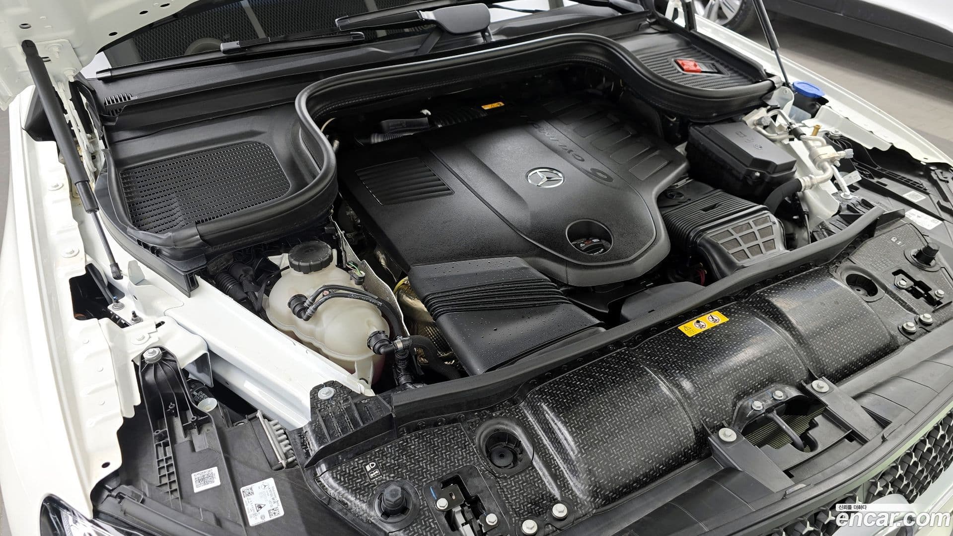 Main__Slider__Photo:GLE-Class Mercedes-Benz 2025.4-5