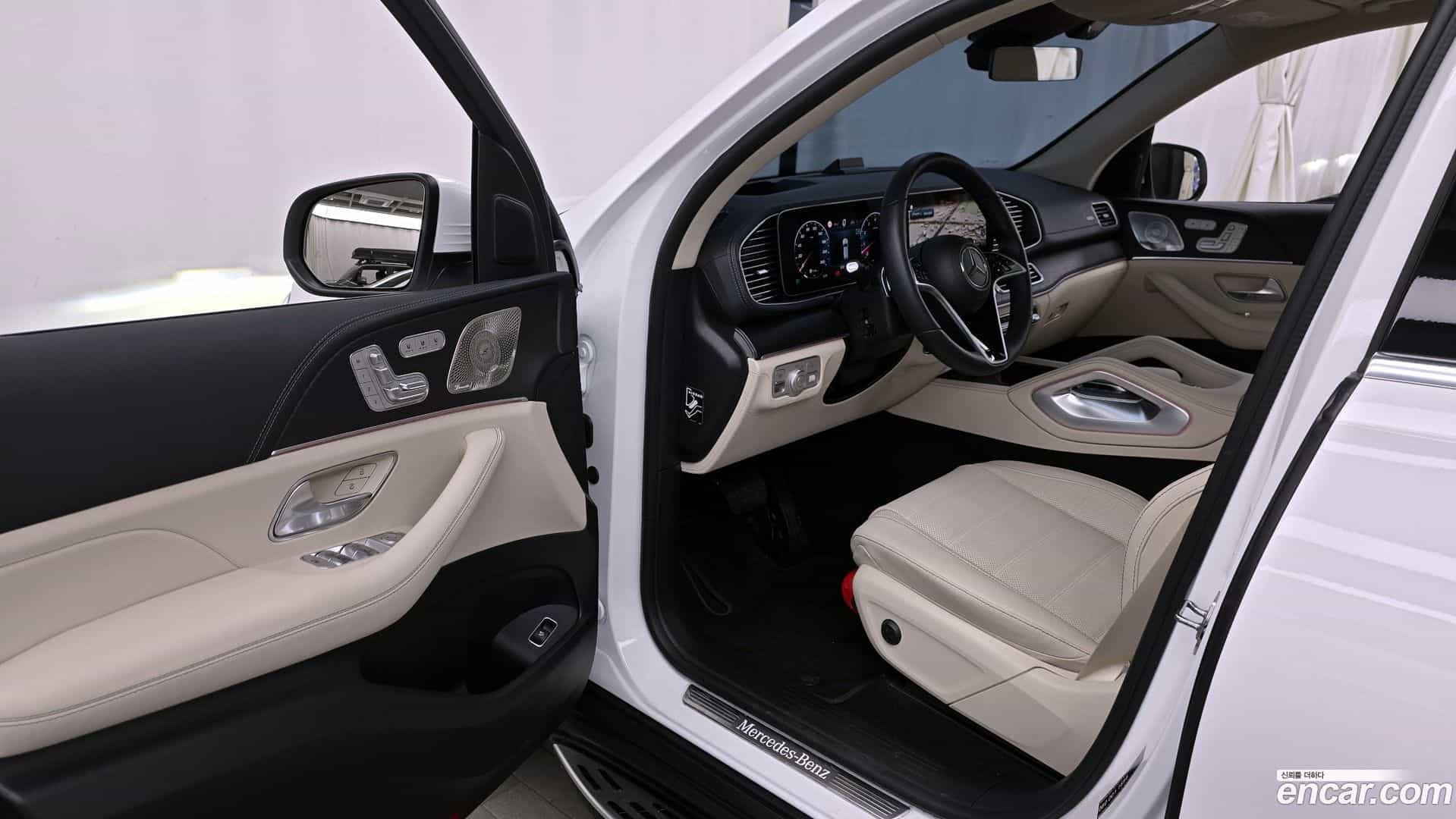 GLE-Class Mercedes-Benz 2025.4-INNER-010