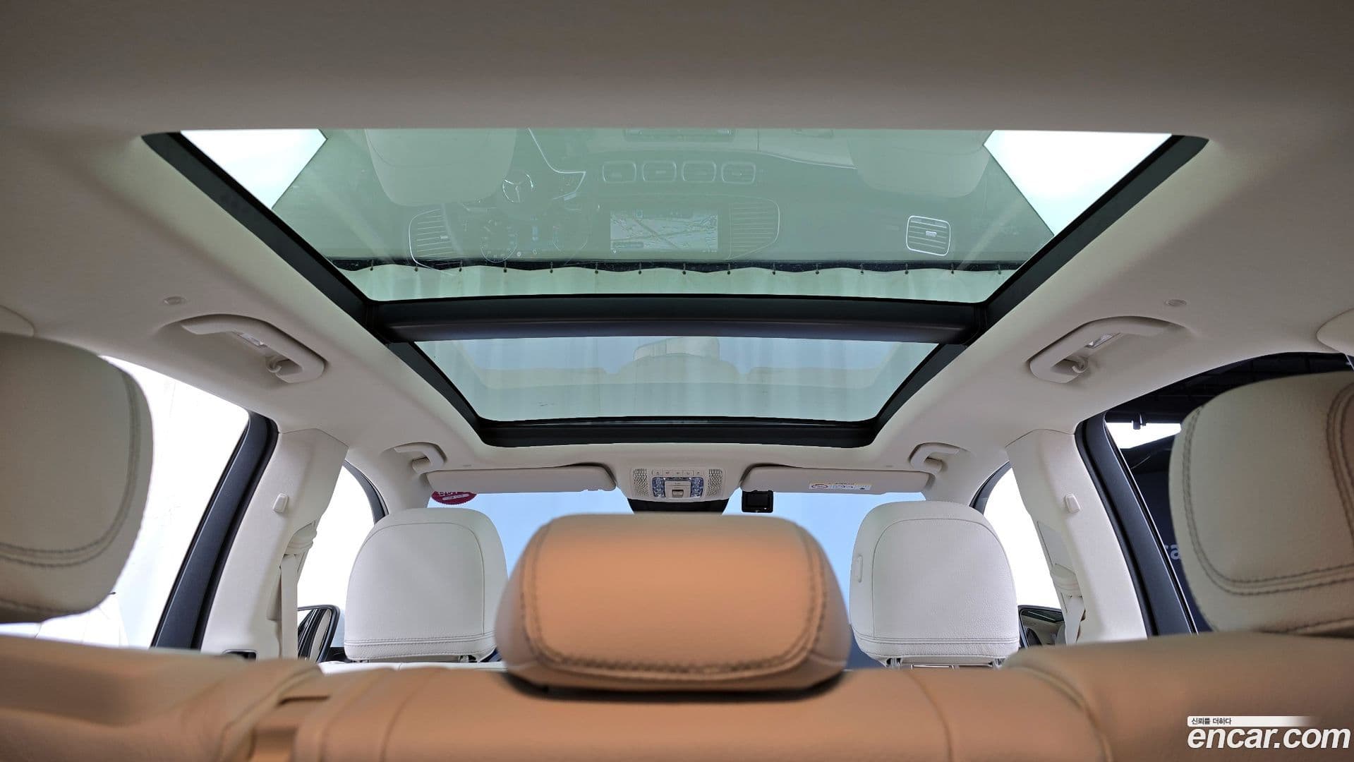 Main__Slider__Photo:GLE-Class Mercedes-Benz 2025.4-17