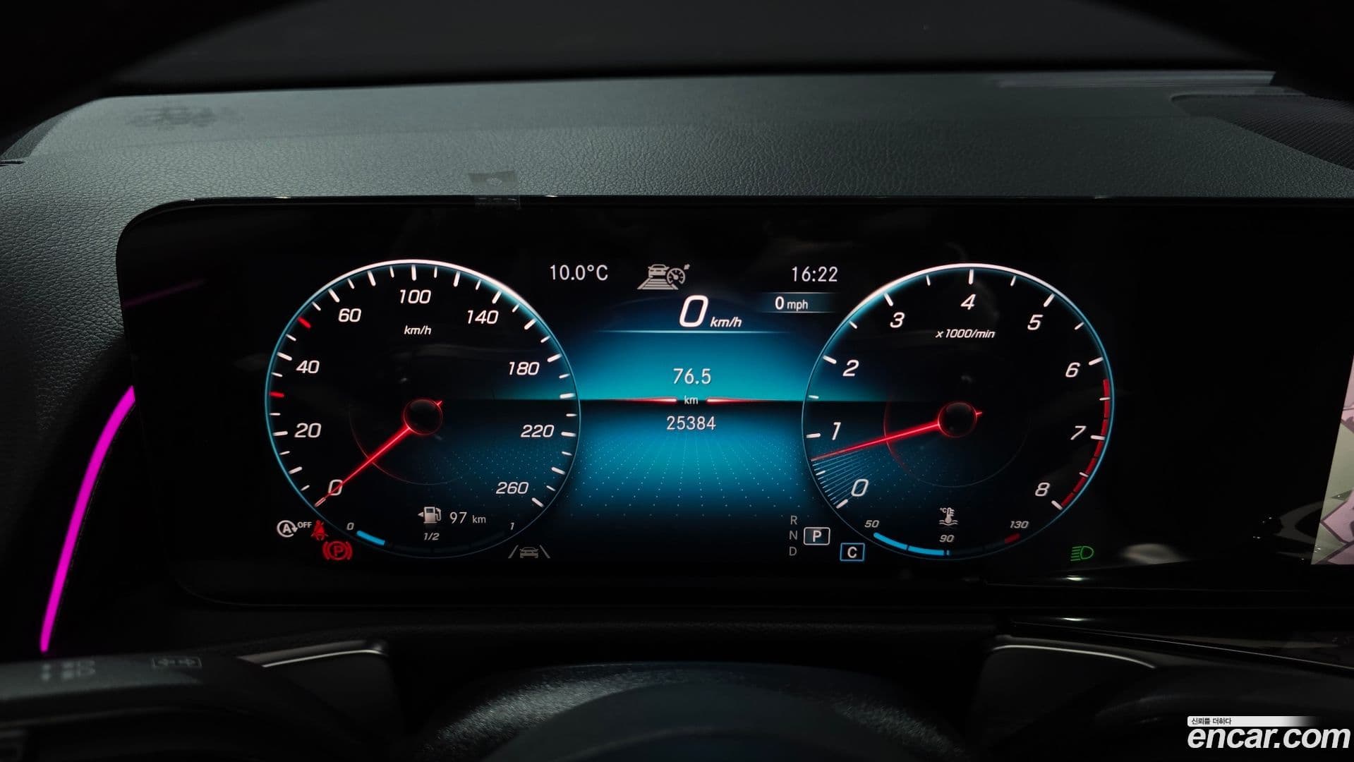 Main__Slider__Photo:GLB-Class Mercedes-Benz 2021.9-7