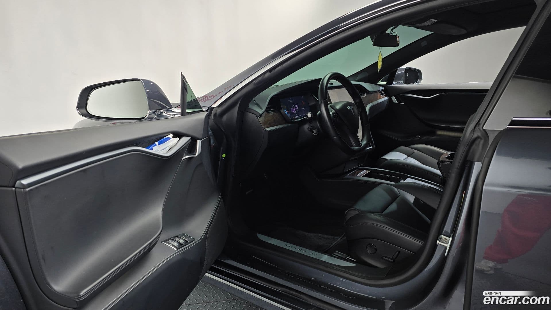 Main__Slider__Photo:Model S Tesla 2019.2-9