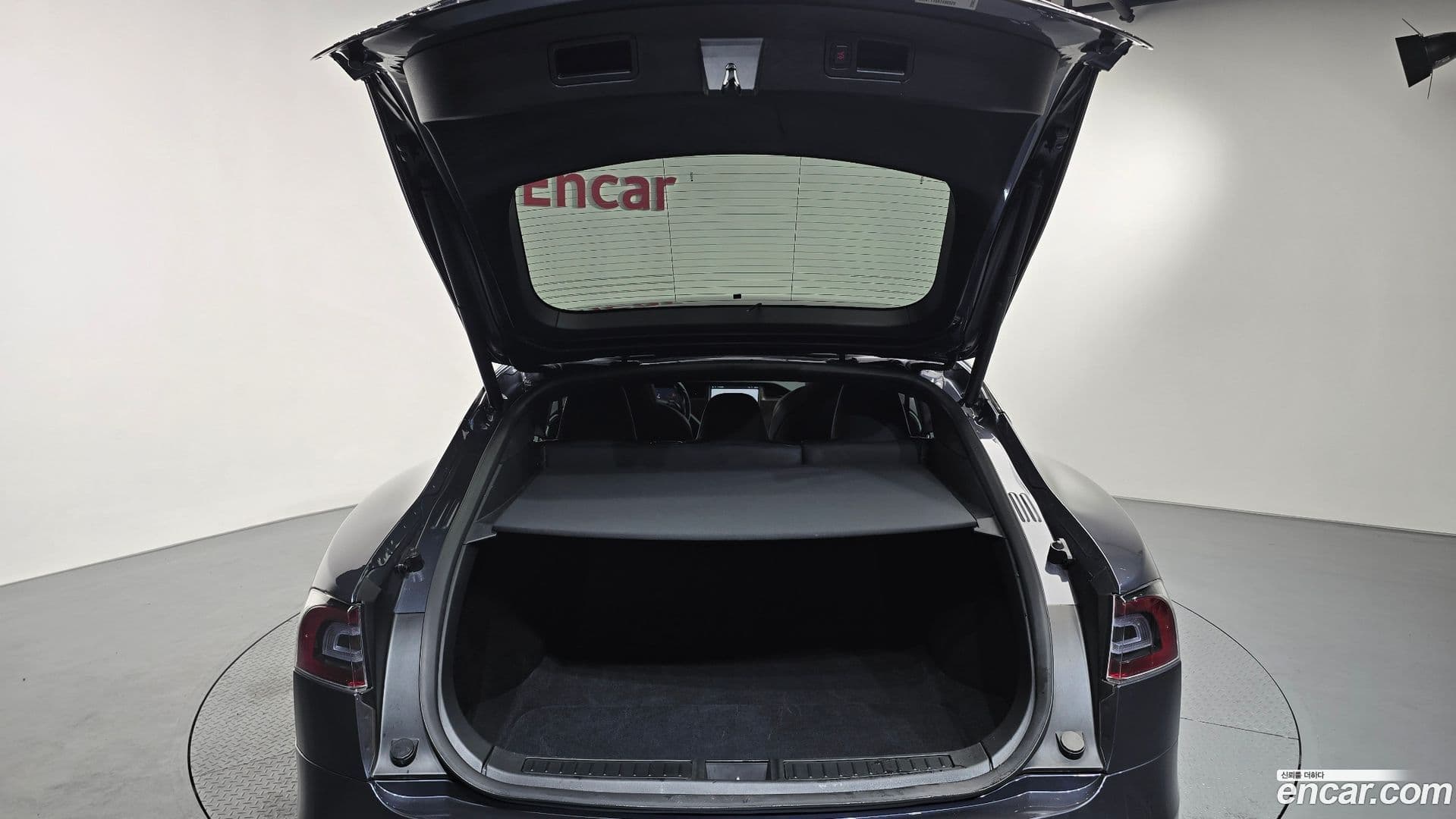 Main__Slider__Photo:Model S Tesla 2019.2-19