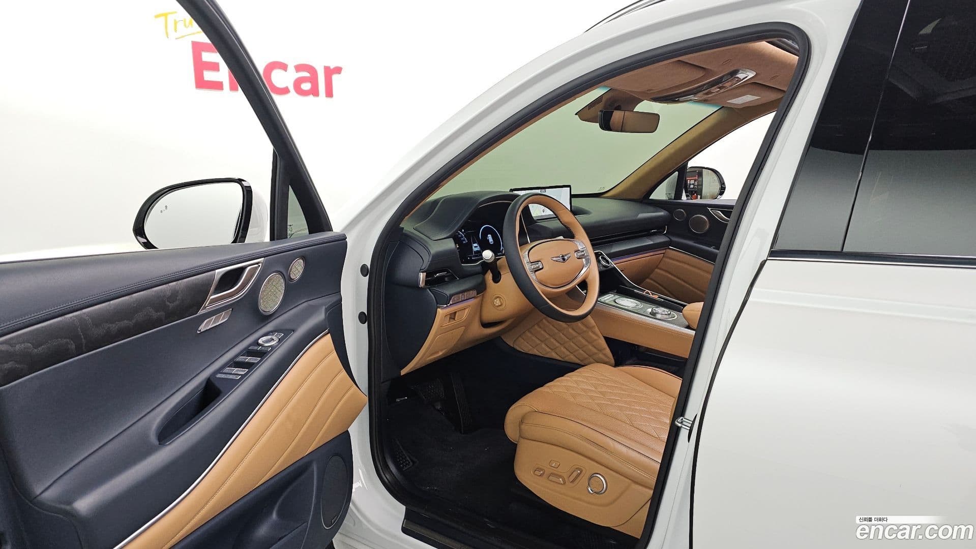 Main__Slider__Photo:GV80 Genesis 2020.5-9