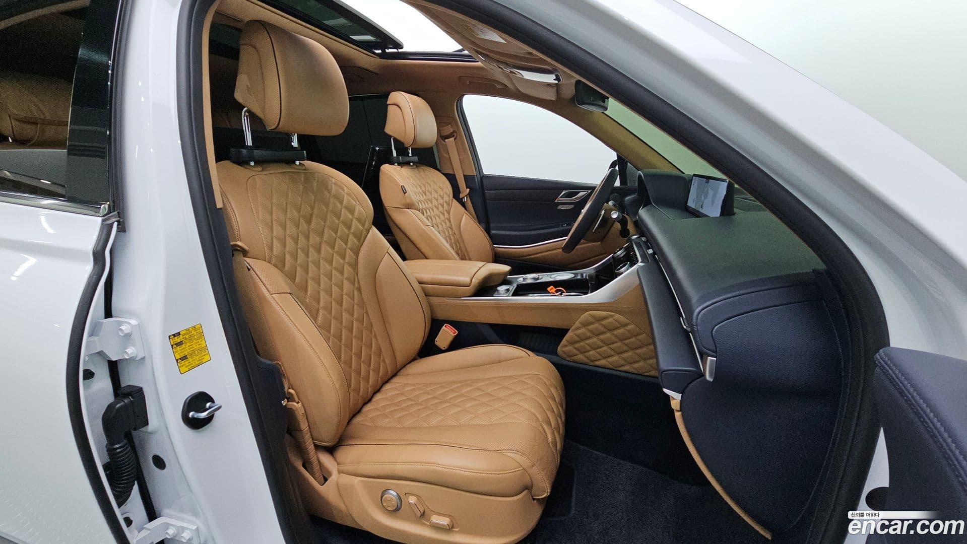 Main__Slider__Photo:GV80 Genesis 2020.5-10