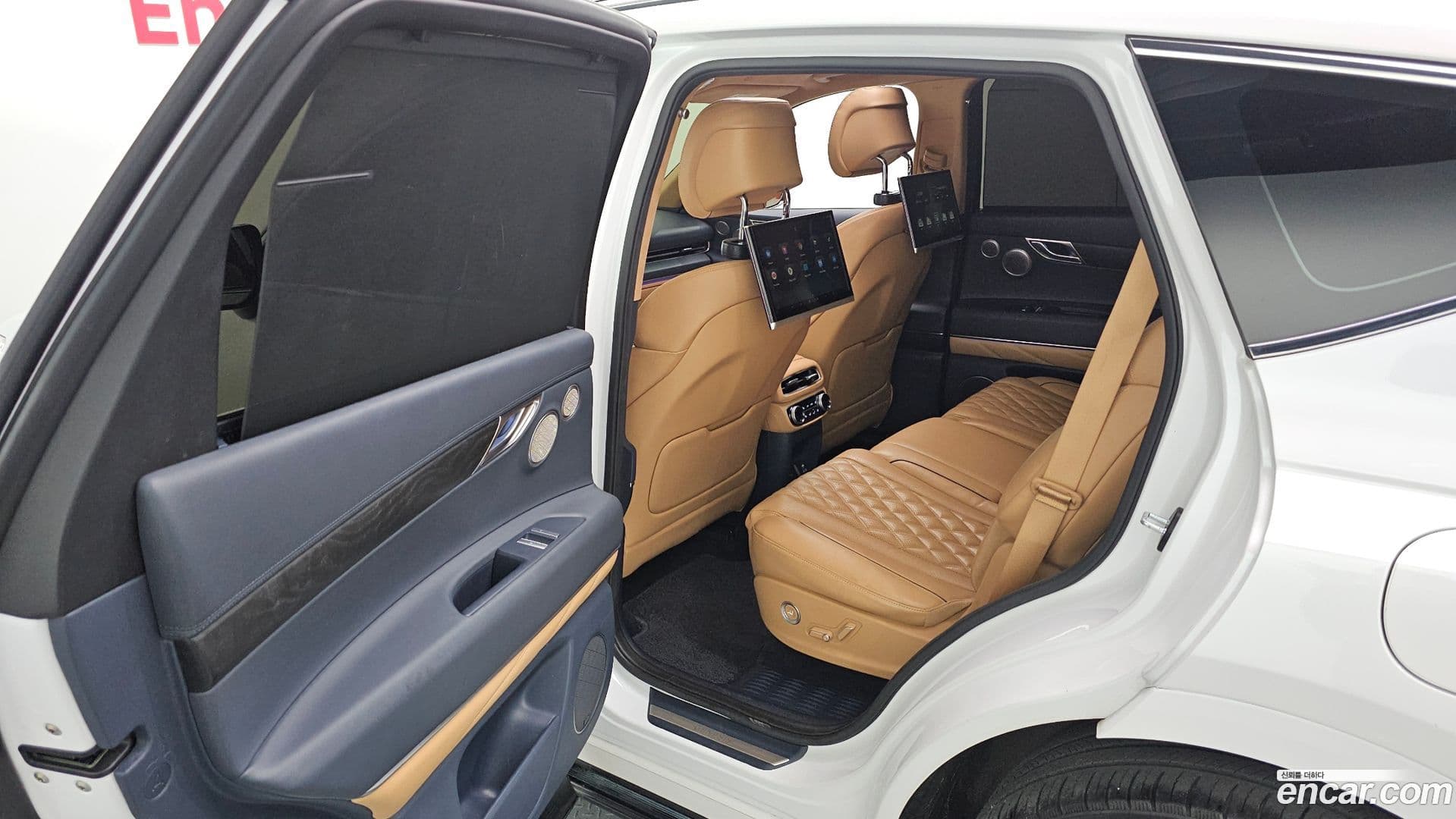 Main__Slider__Photo:GV80 Genesis 2020.5-11