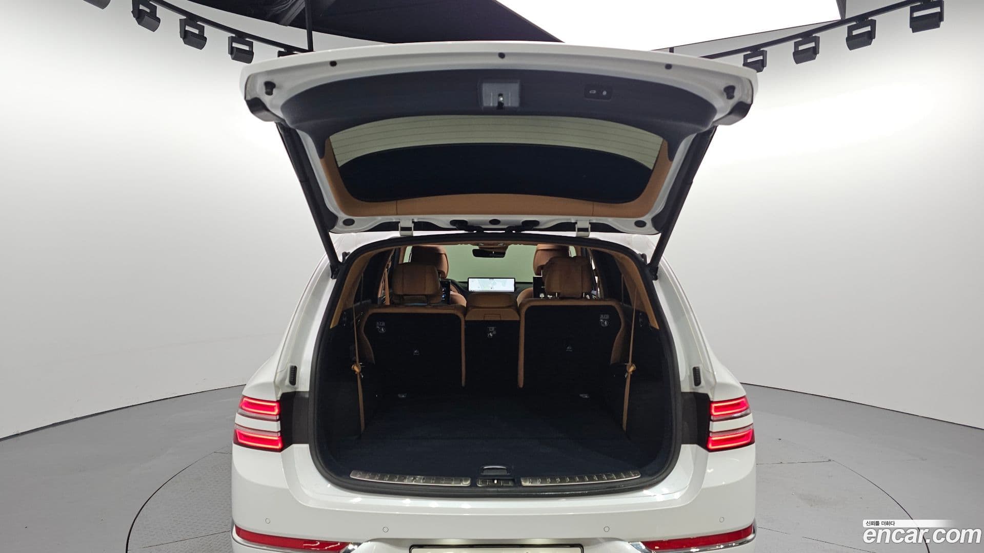 Main__Slider__Photo:GV80 Genesis 2020.5-19