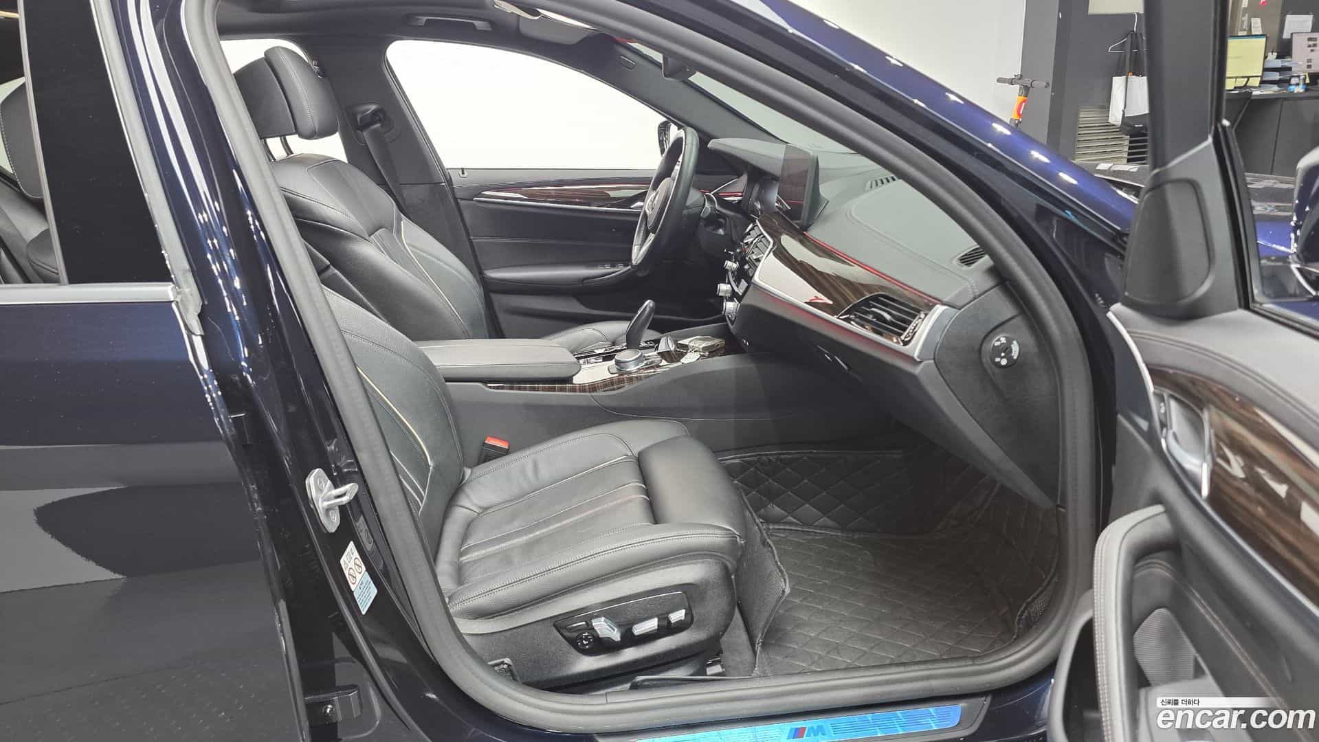 5-Series BMW 2021.4-INNER-010