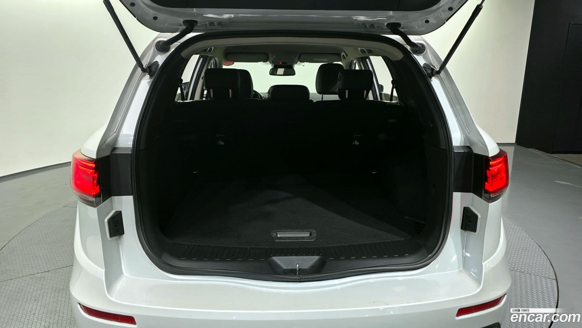 Main__Slider__Photo:QM6 Renault Korea 2022.6-19