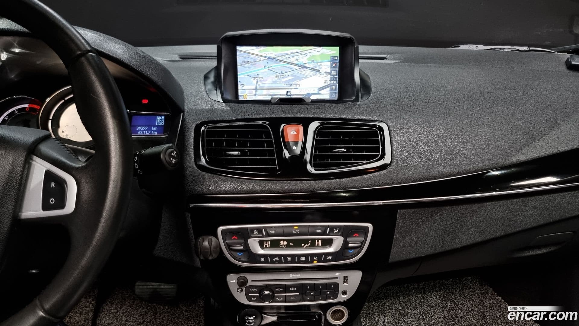 Main__Slider__Photo:SM3 Renault-KoreaSamsung 2016.3-13