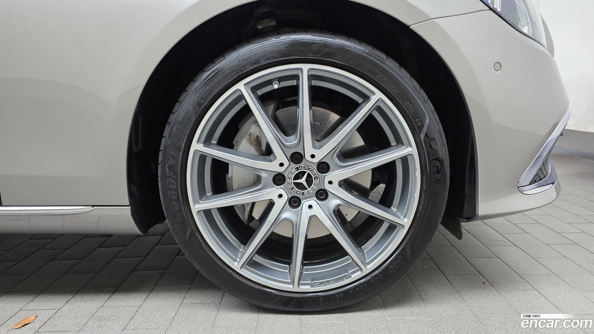 Main__Slider__Photo:E-Class Mercedes-Benz 2022.2-4